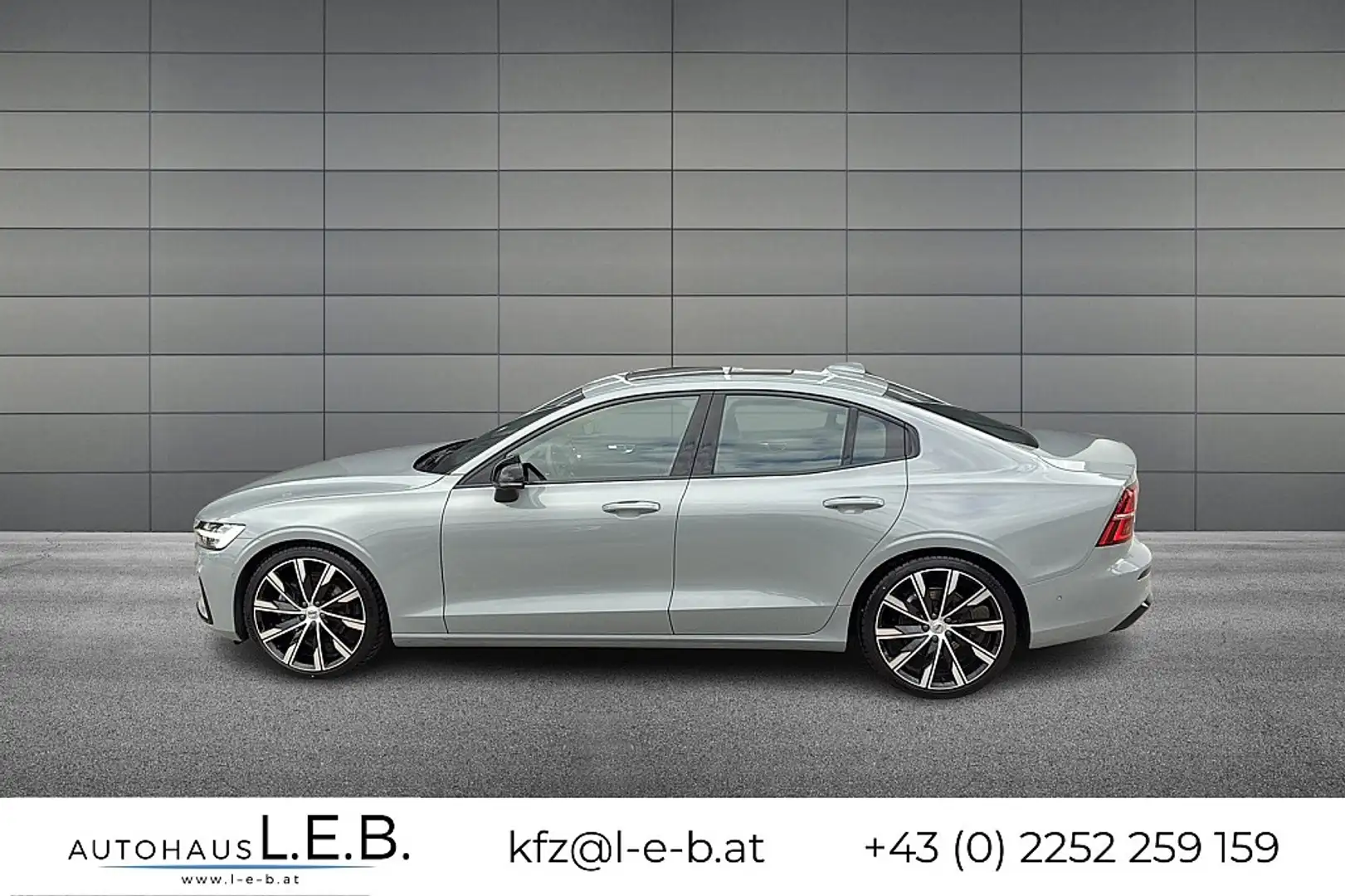 Volvo S60 B4 Plus Dark Aut. Grau - 2
