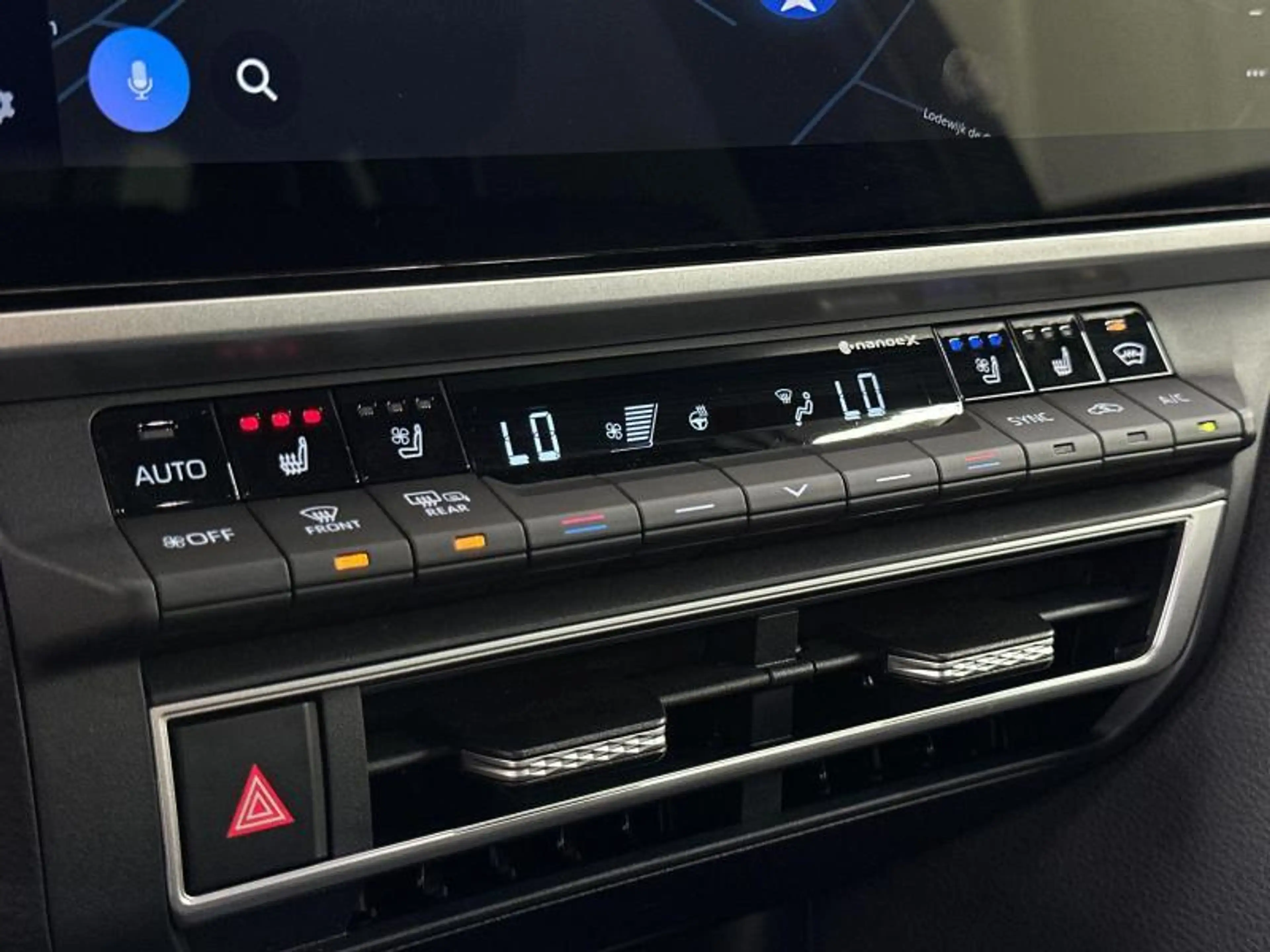 Toyota Camry 225hp HEV Prestige | JBL | 360° | head up — photo 25