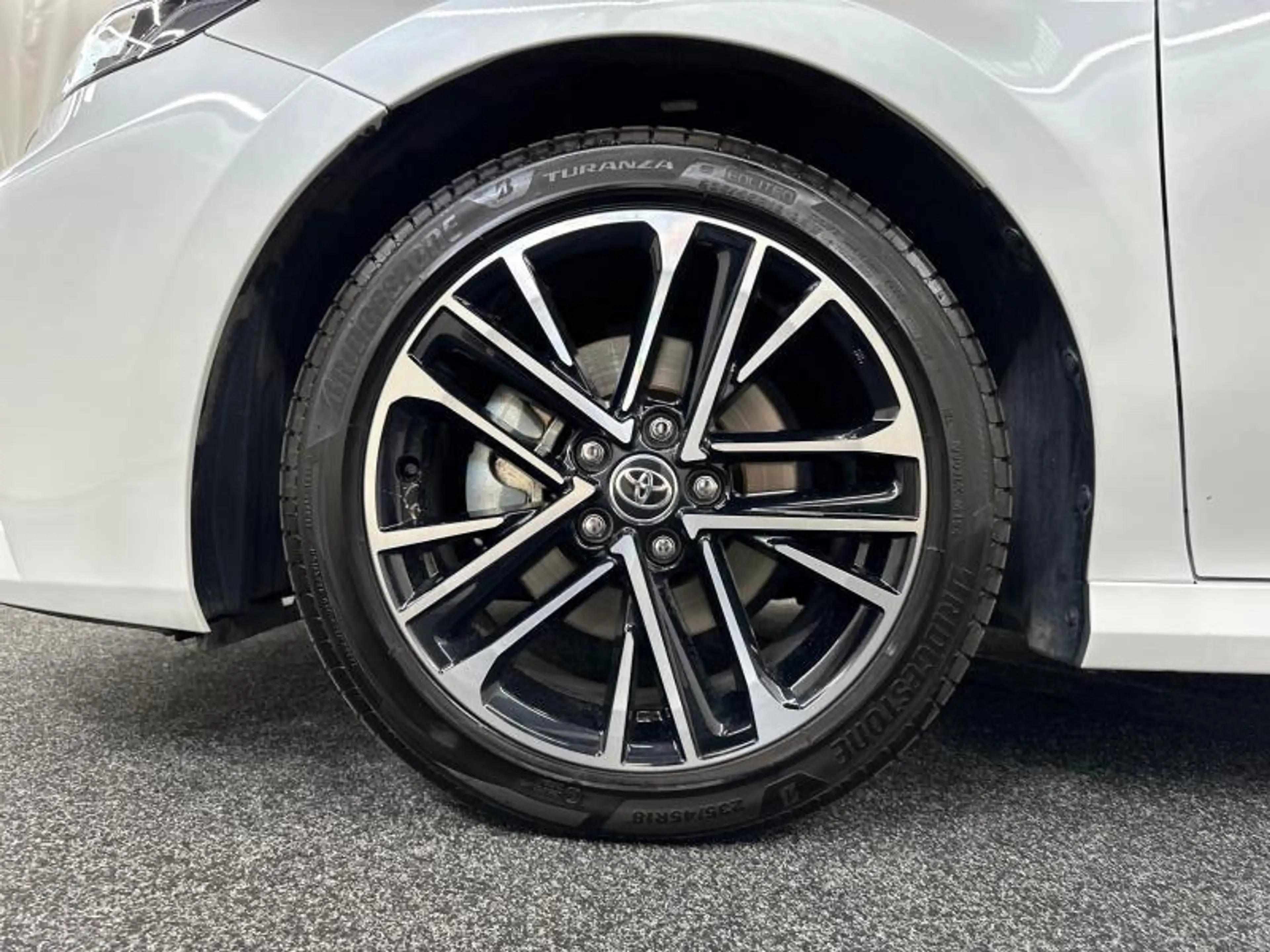 Toyota Camry 225hp HEV Prestige | JBL | 360° | head up — photo 13