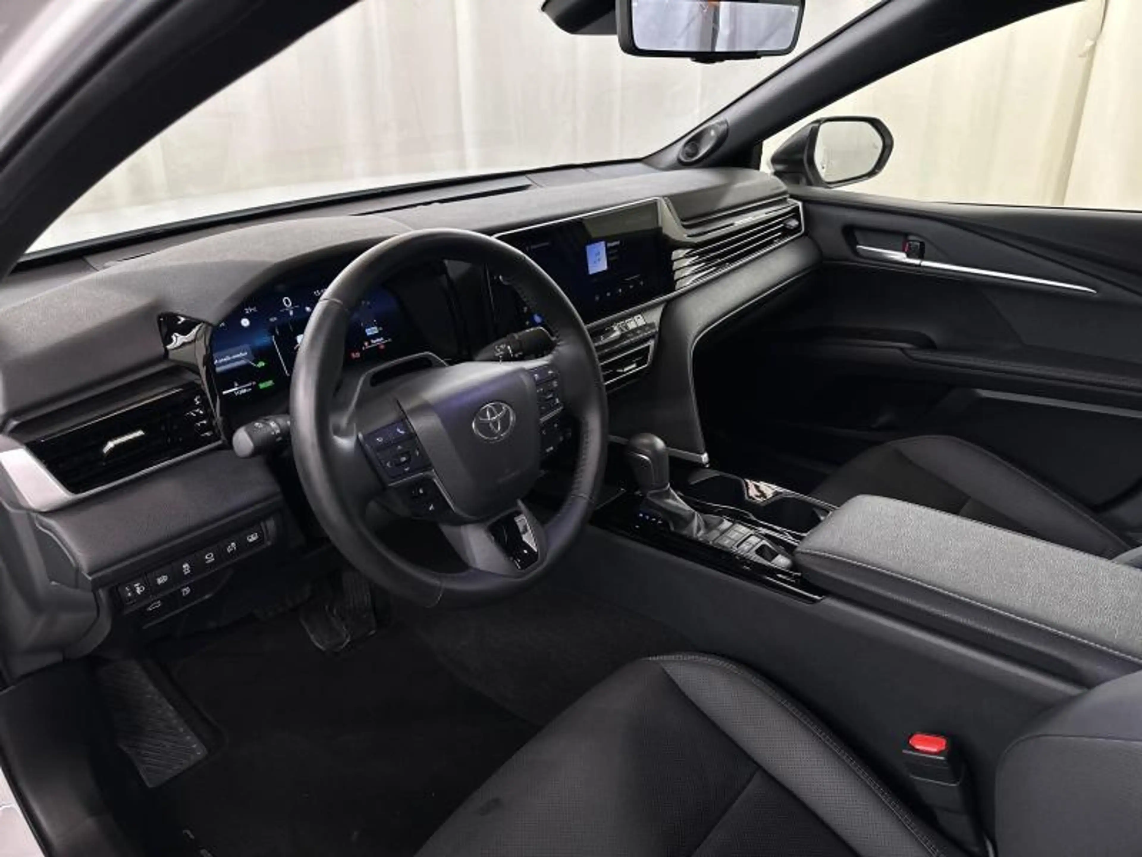 Toyota Camry 225hp HEV Prestige | JBL | 360° | head up — photo 18