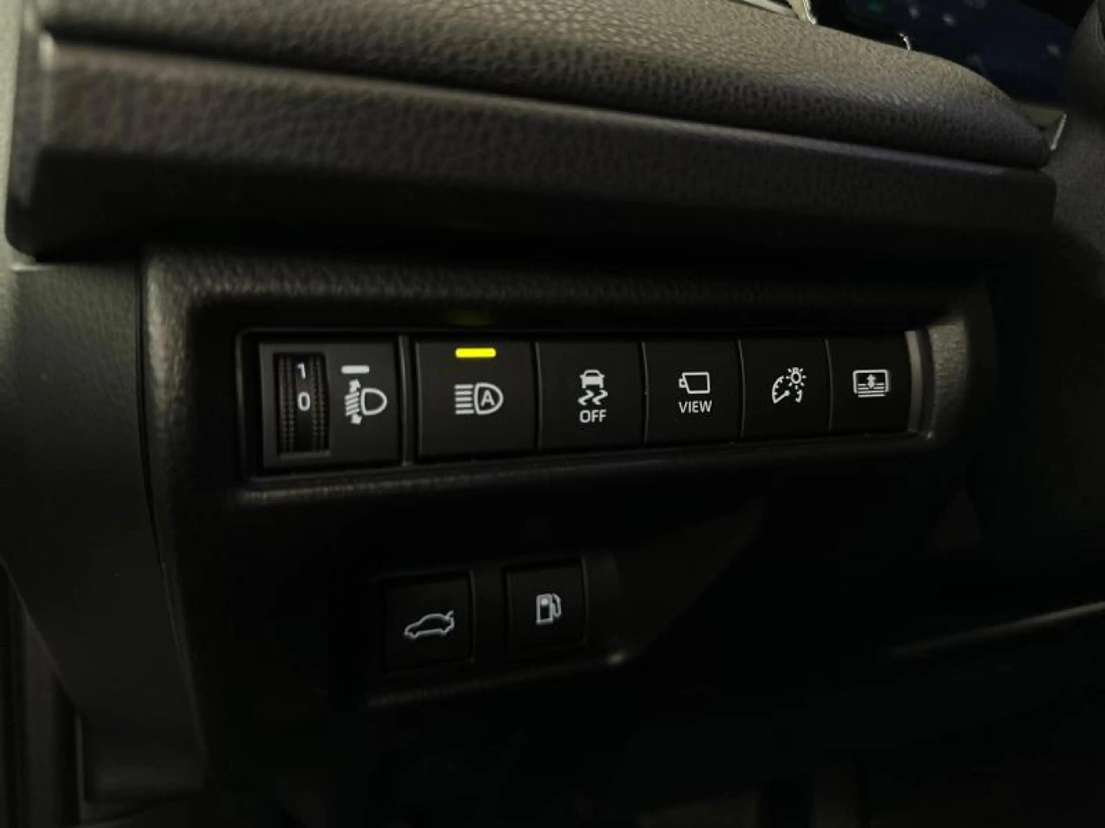 Toyota Camry 225hp HEV Prestige | JBL | 360° | head up — photo 22