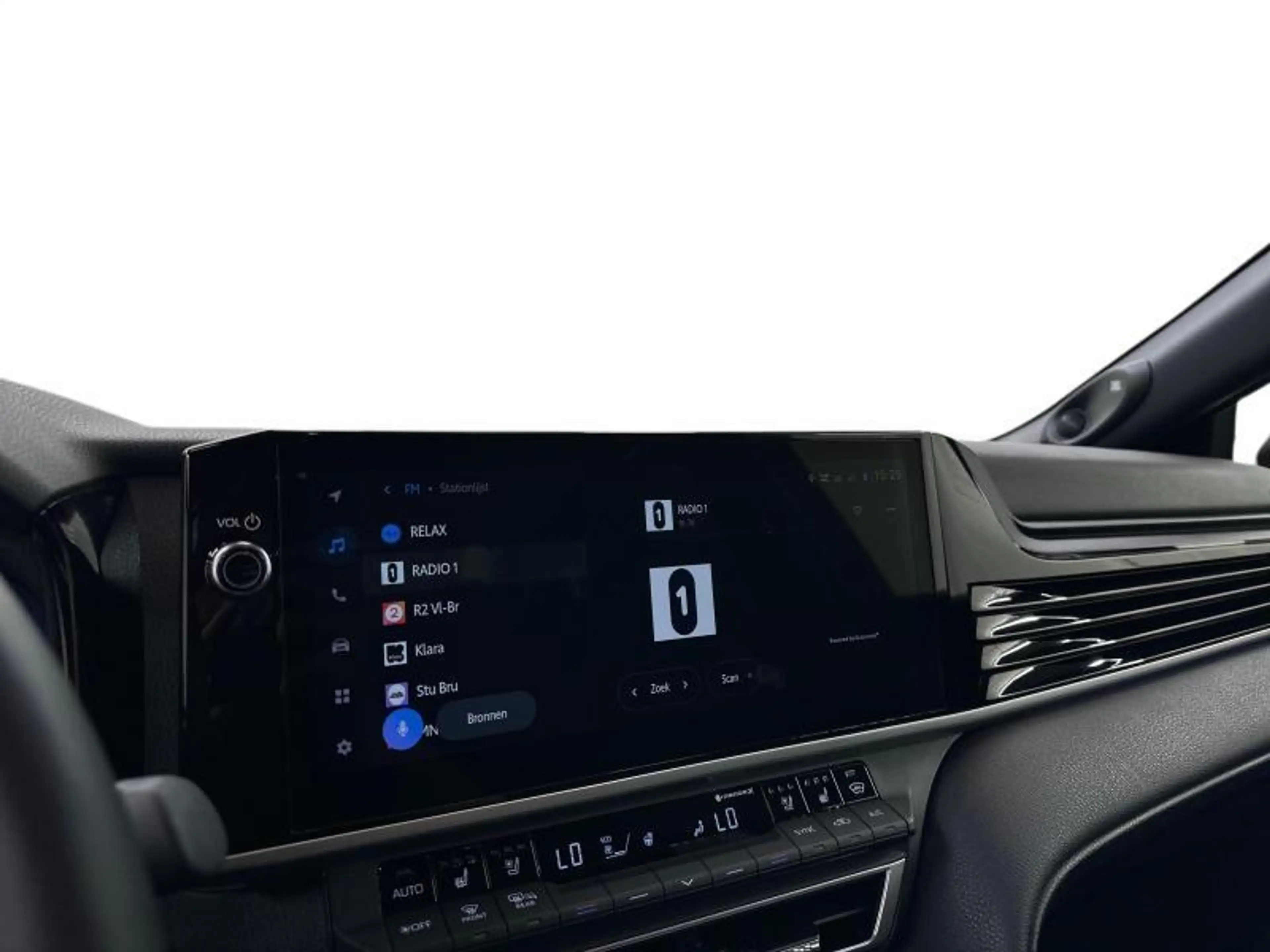 Toyota Camry 225hp HEV Prestige | JBL | 360° | head up — photo 11