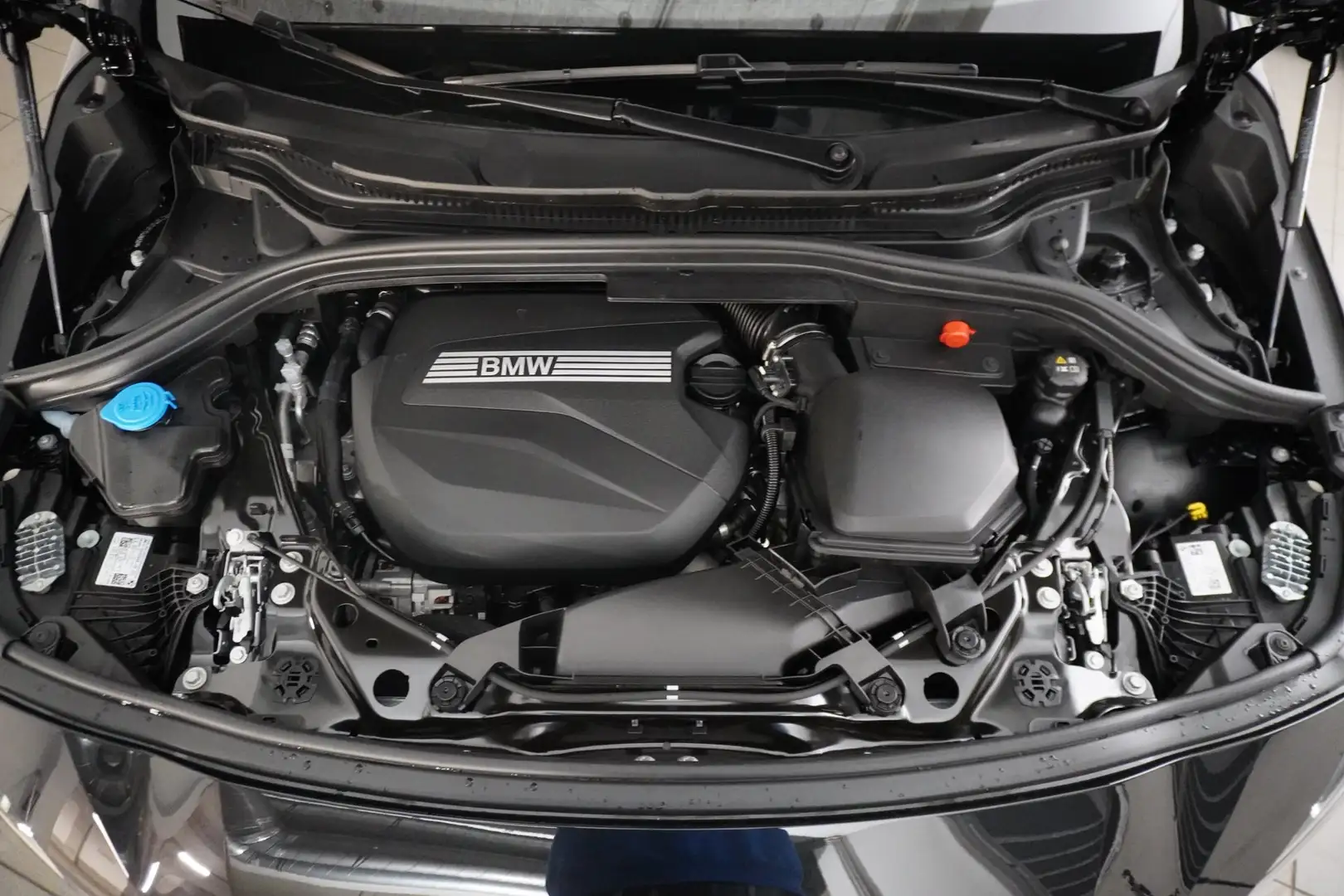 BMW 218 d Schwarz - 2