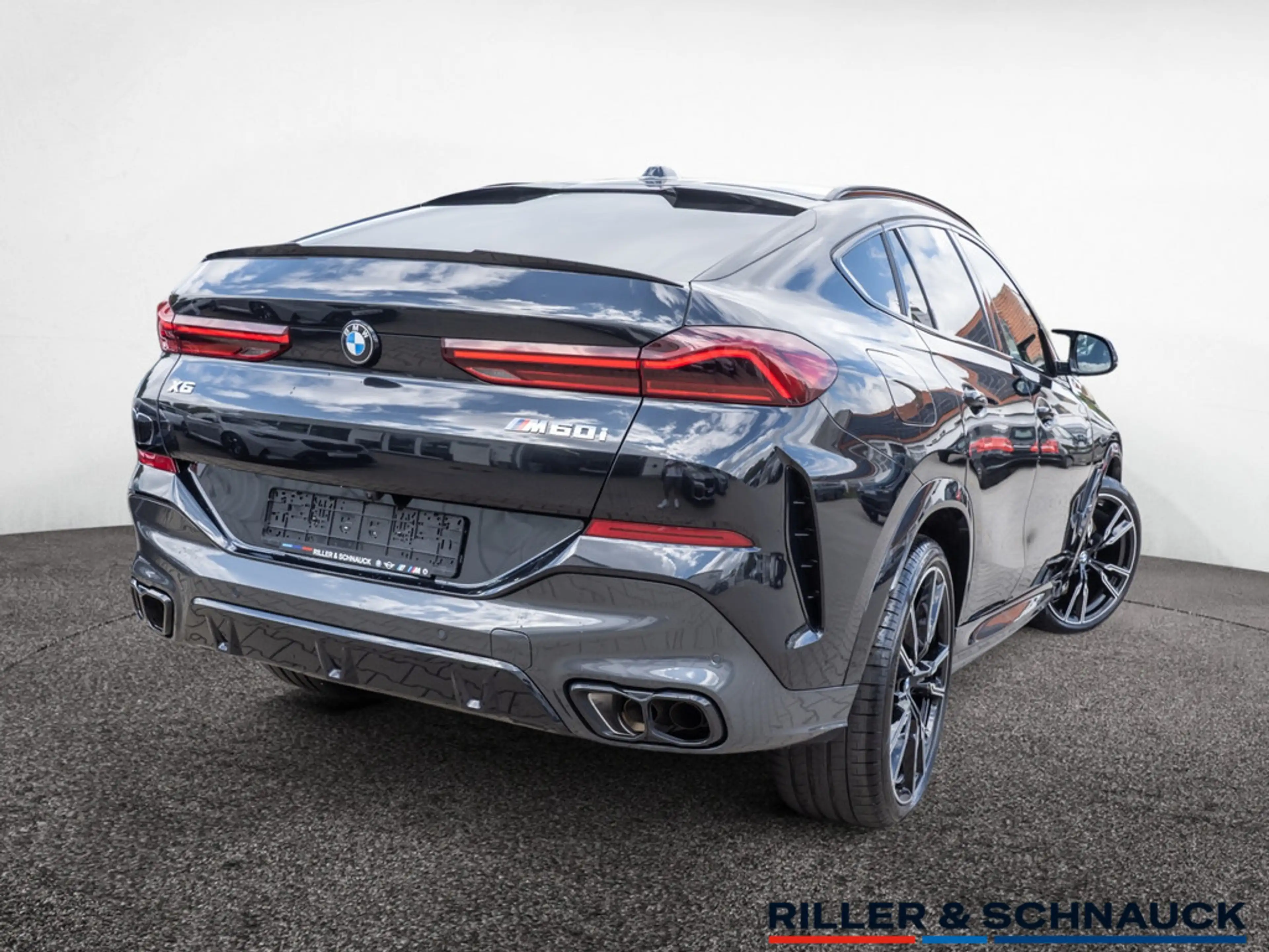 BMW X6 M 60i xDrive — photo 4