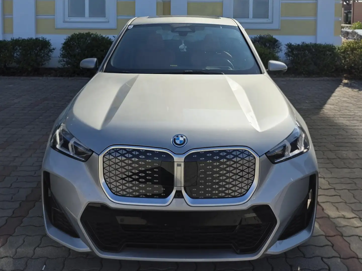 BMW iX1 iX1 xDrive30 64,7kWh Grau - 1
