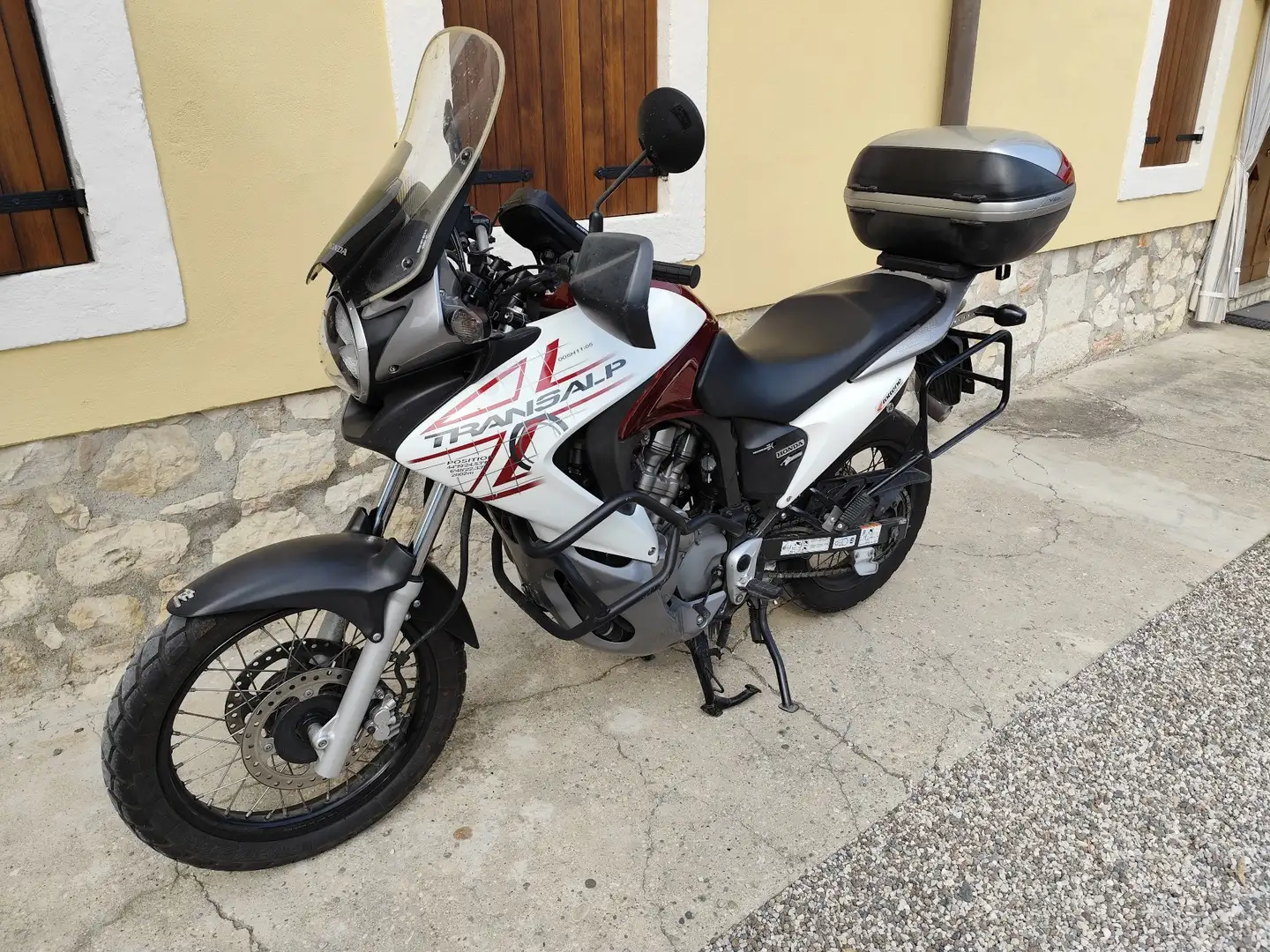 Honda Transalp XL 700 V ABS Blanc - 1