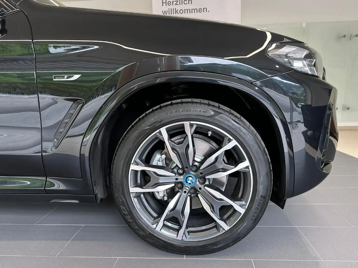 BMW X3 xDrive30e Schwarz - 2