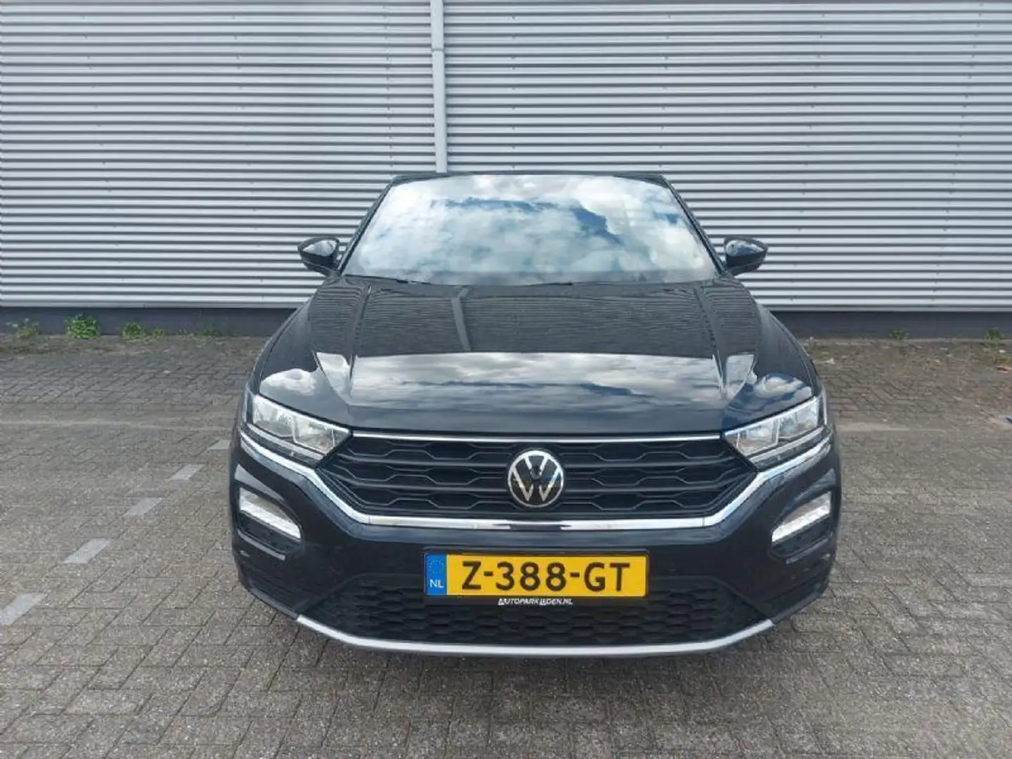 Volkswagen T-Roc Cabrio 1.0 TSI Style Carplay/Audio/Navigatie, park Zwart - 2