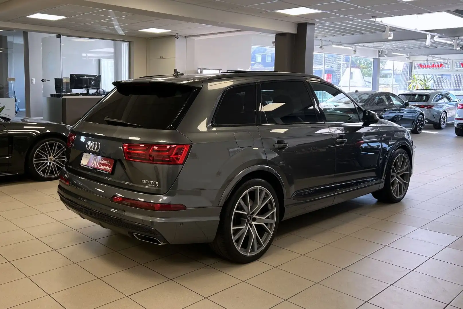 Audi Q7 50TDI Quattro *7Sitze*S-Line*PanSD*AHK*Memory Grijs - 2