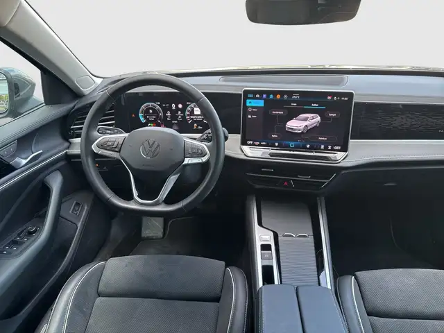Volkswagen Passat view 9