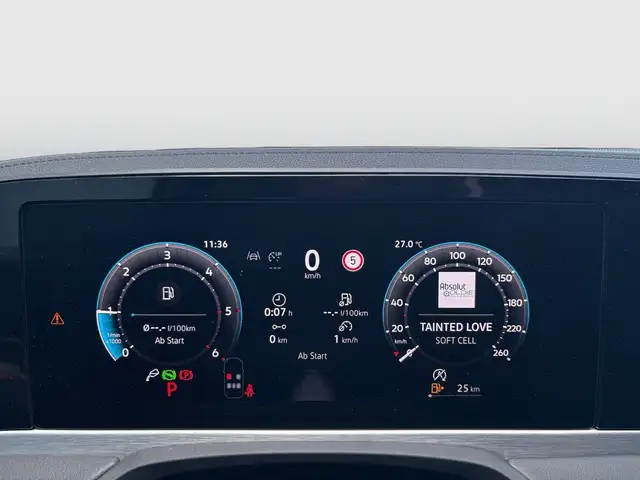 Volkswagen Passat view 13