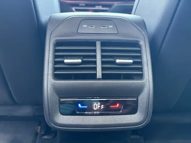 Volkswagen Passat view 12