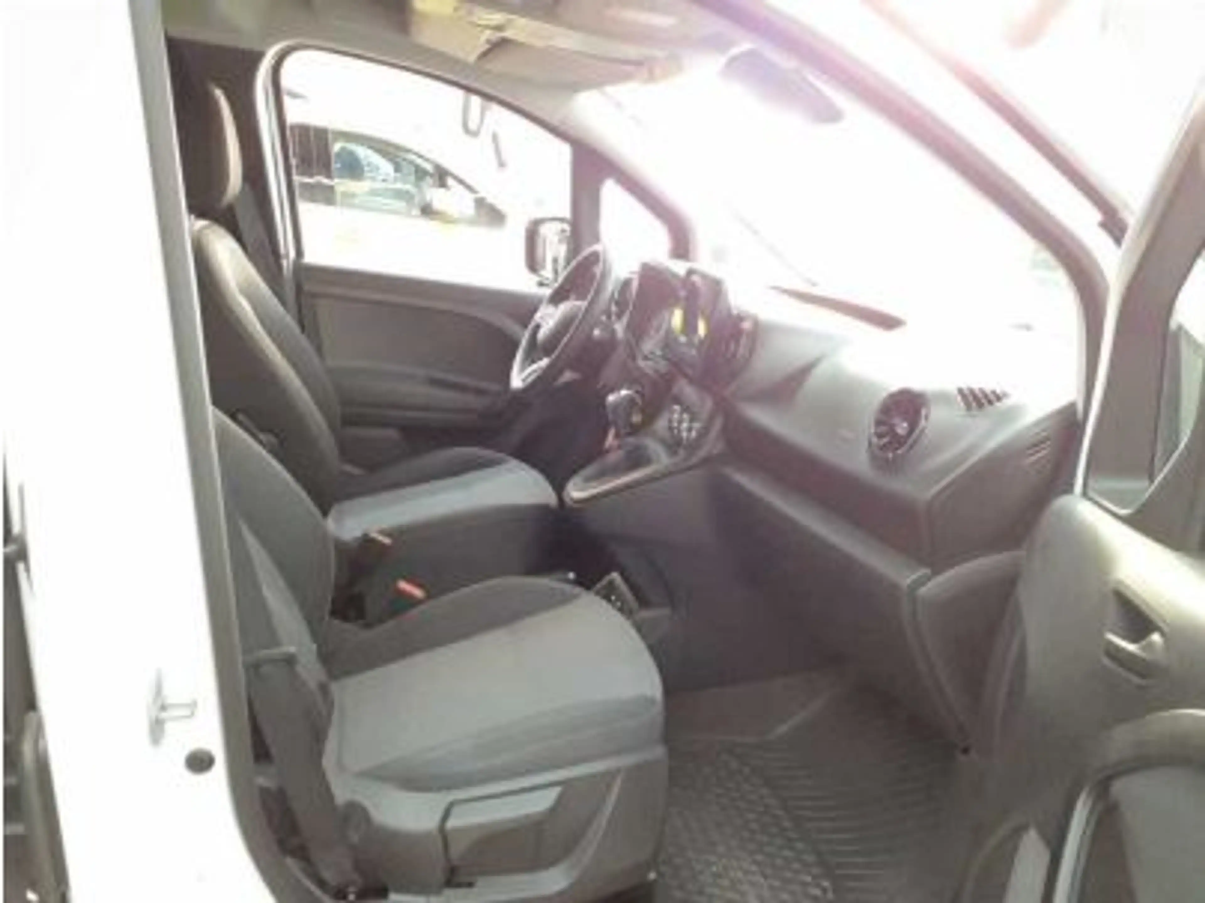 Mercedes-Benz Citan 110 Kasten BASE KLIMA*MBUX*KAM*AHK — photo 7