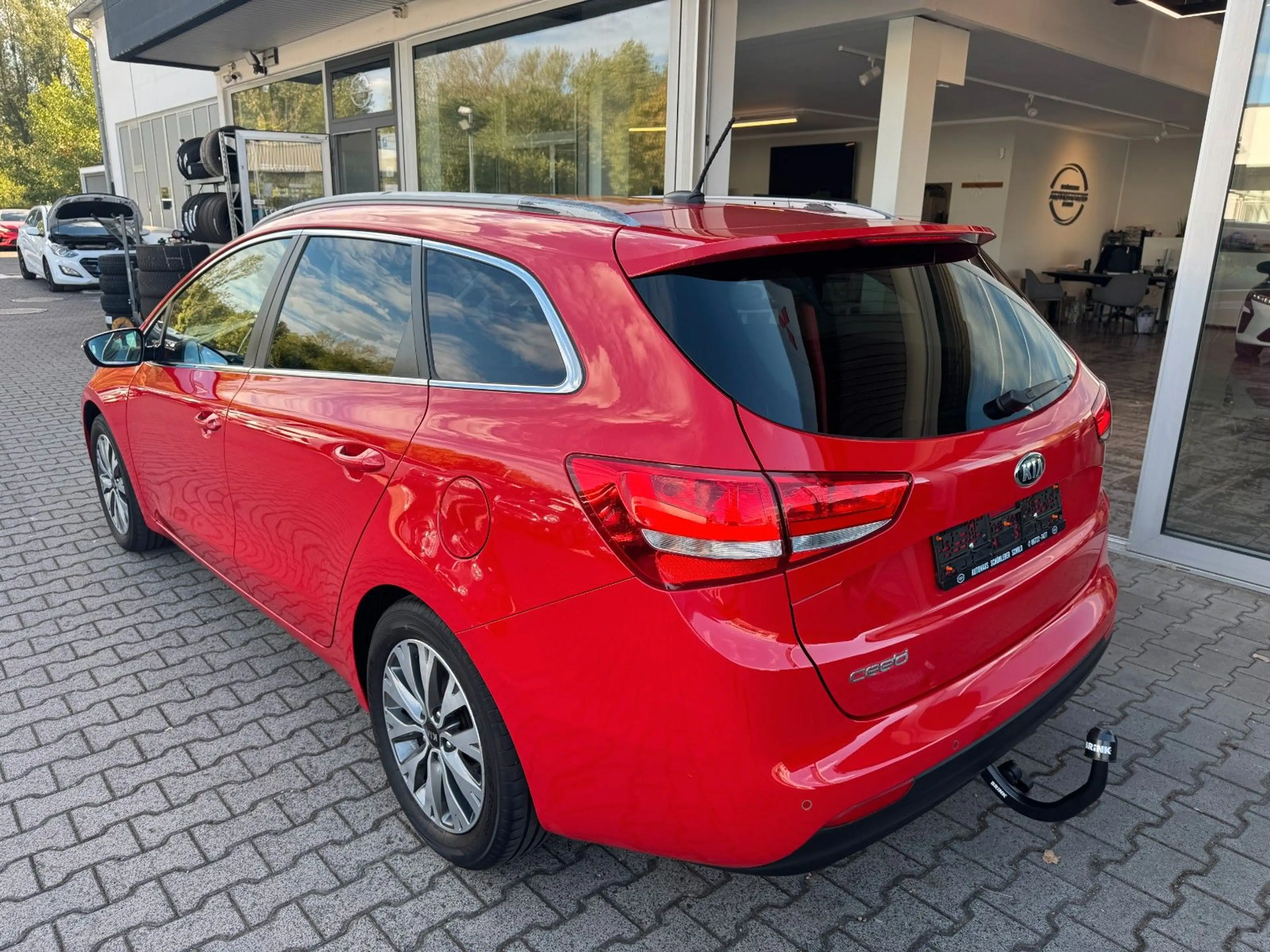 Kia Ceed SW / cee'd SW cee'd *PDC*AHK*SHZ*NAVI* — photo 6