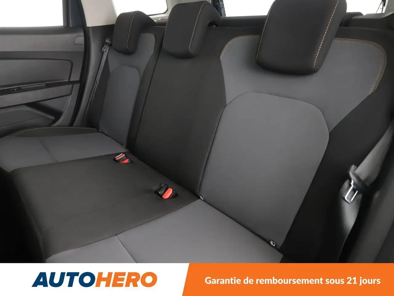 Dacia Duster — photo 14