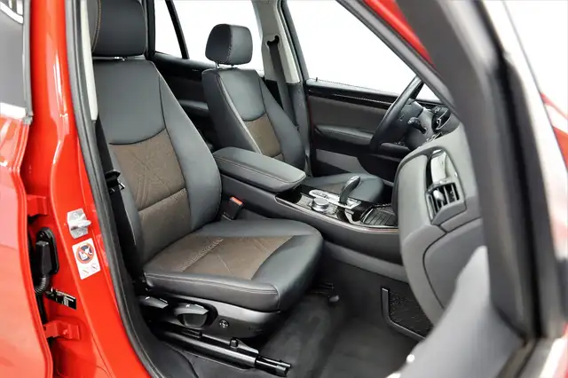 BMW X3 view 10