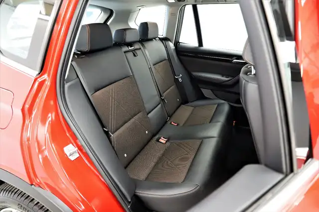 BMW X3 view 9
