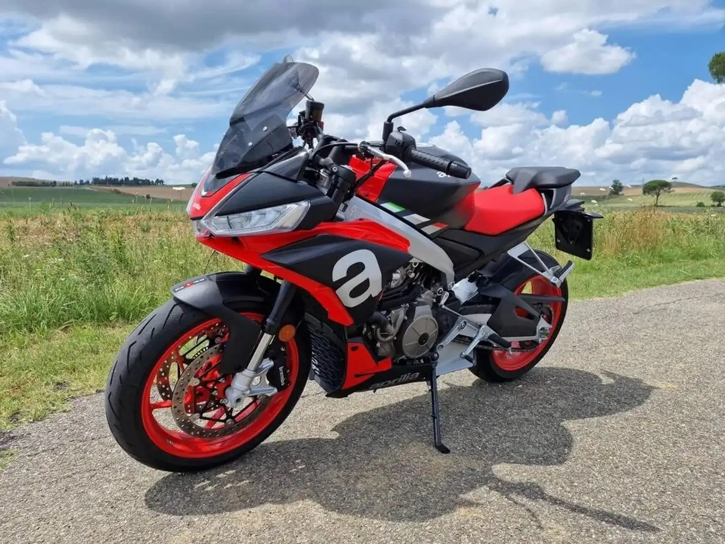 Aprilia Tuono Negru - 1