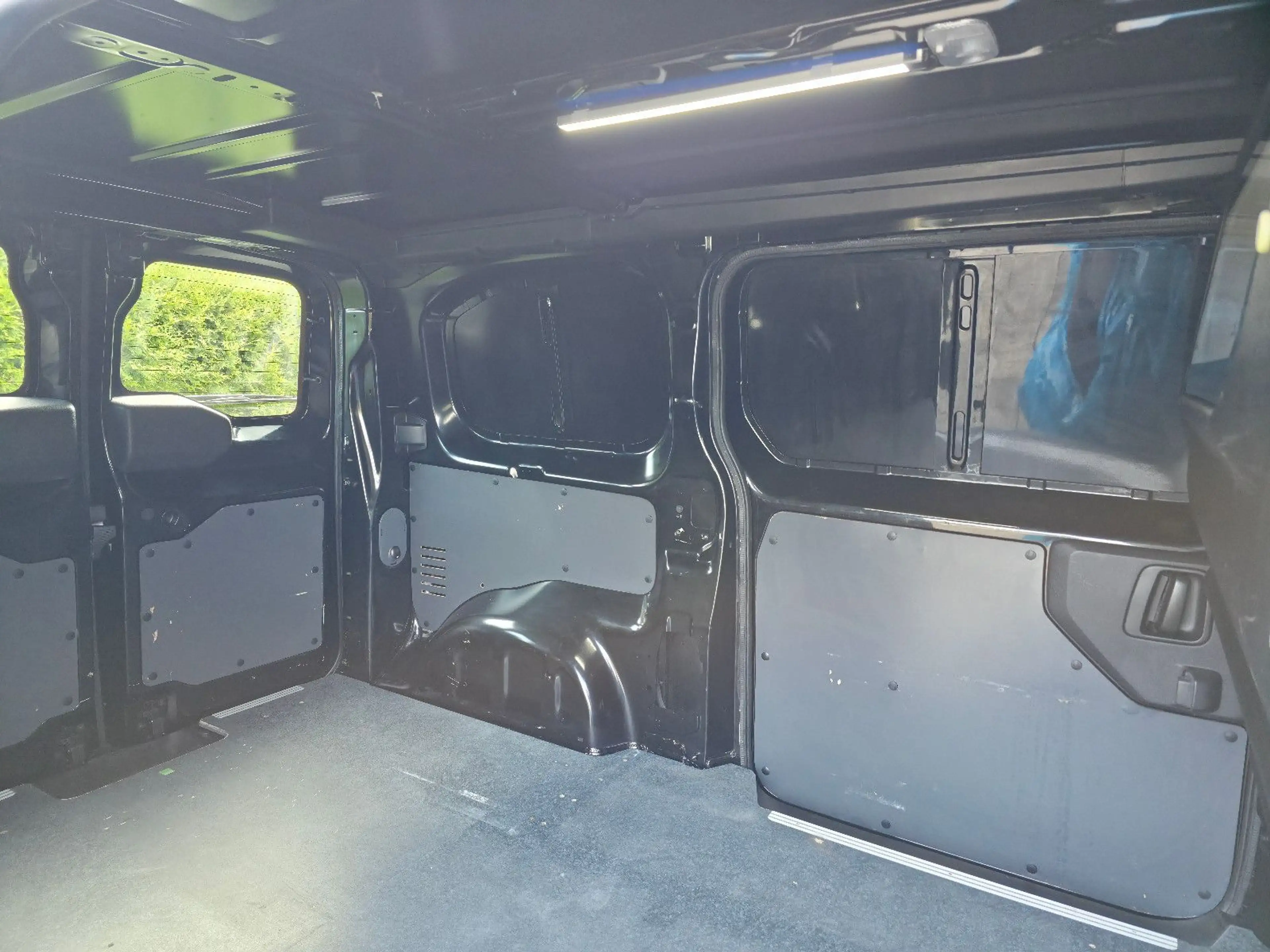 Peugeot Expert Asphalt L2 Automatik (2 x Schiebetür) — photo 12
