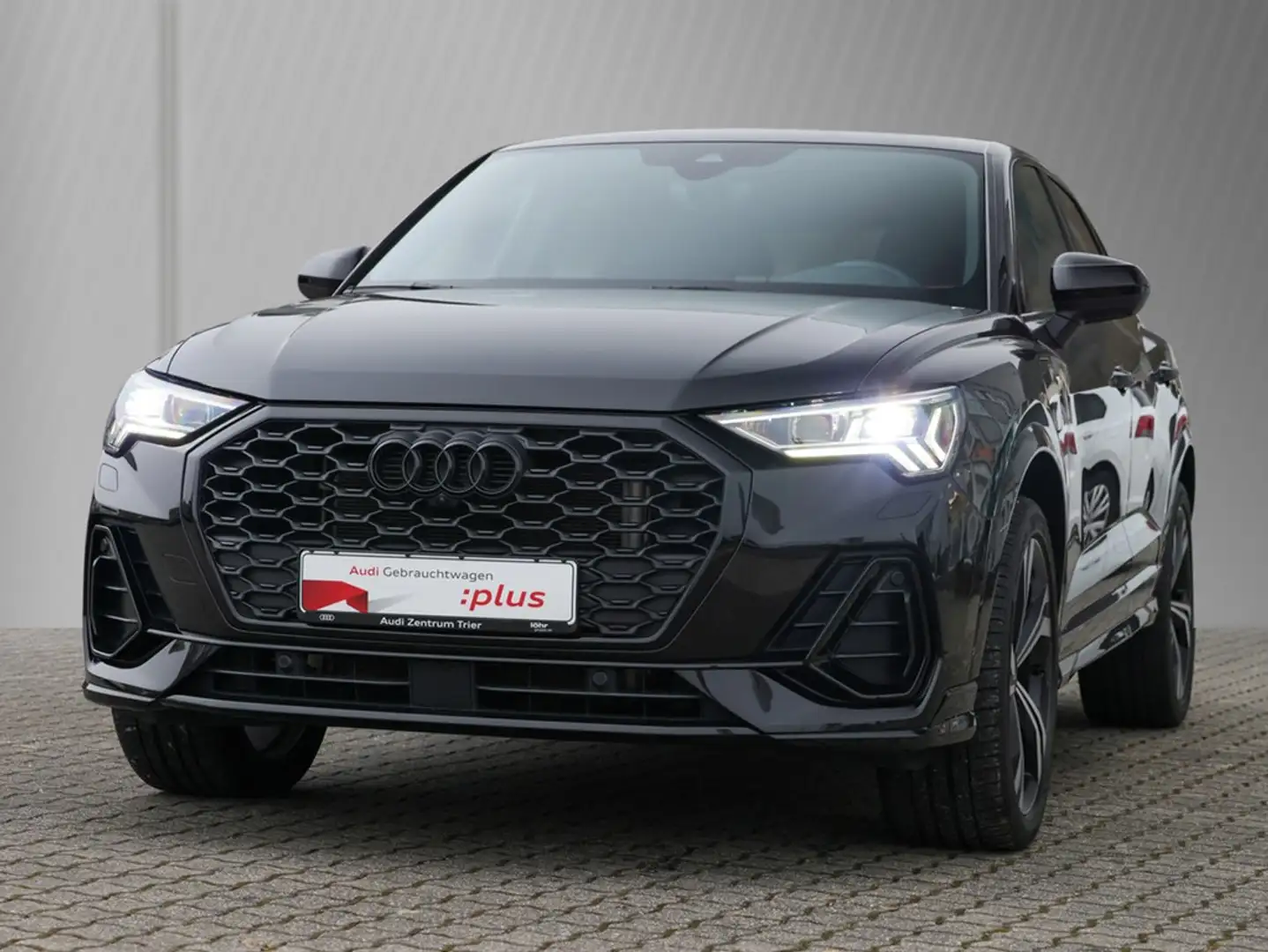 Audi Q3 Sportback 45 TFSI e 2 x S line Schwarz - 2