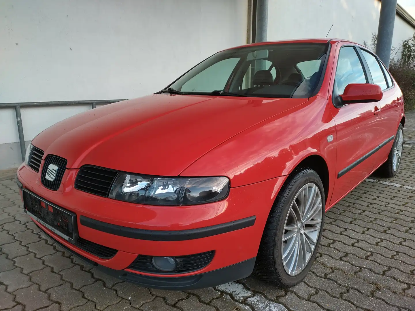 SEAT Leon 1.9 TDI Signo Klima, Leder, AHK, 1 Hand ORIGINAL Rot - 1