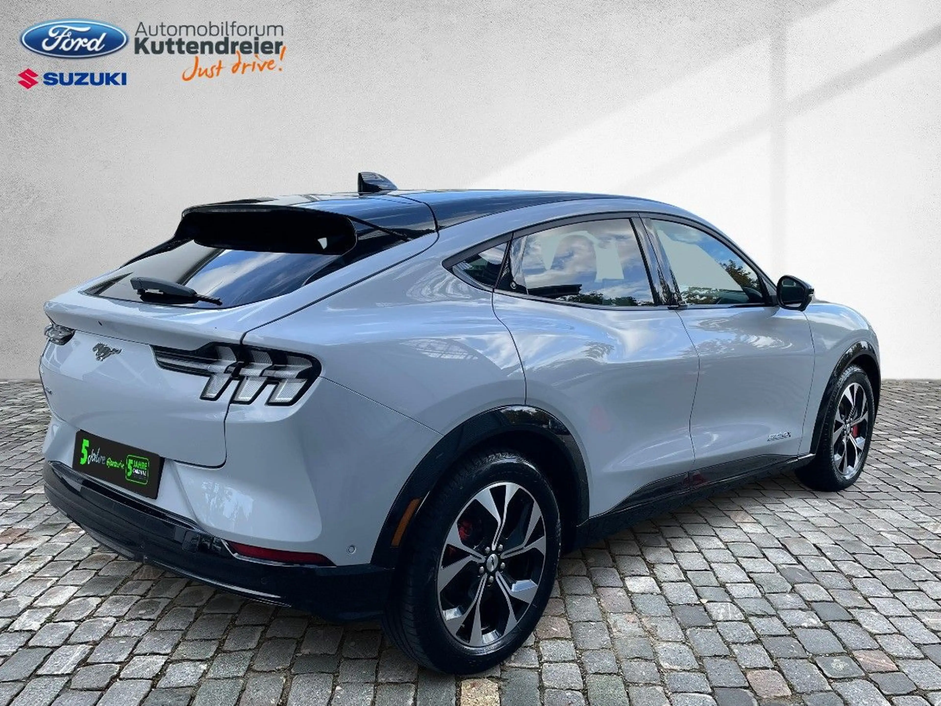 Ford Mustang Mach-E (Extended Range 99kWh) Premium — photo 15
