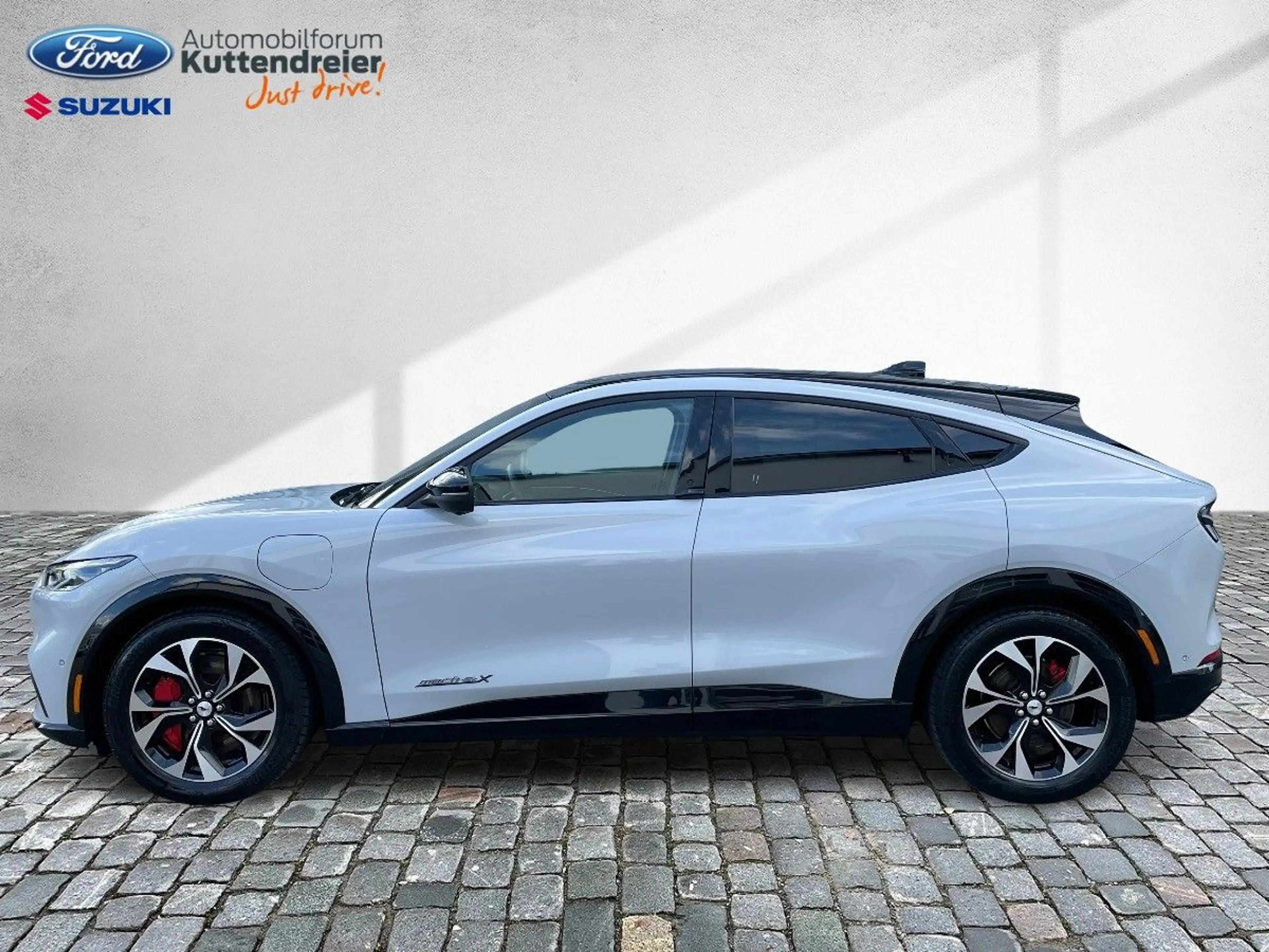 Ford Mustang Mach-E (Extended Range 99kWh) Premium — photo 7