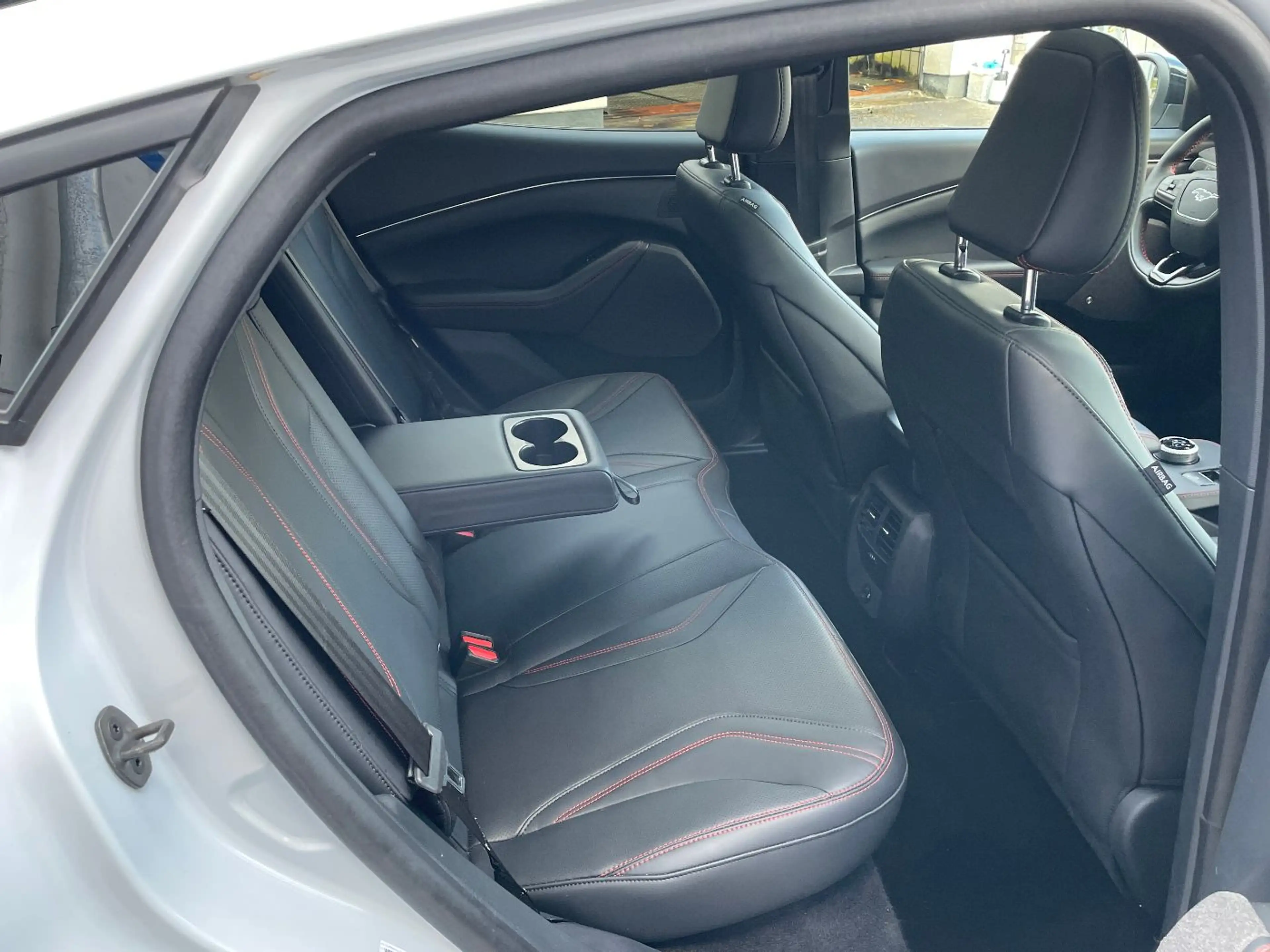 Ford Mustang Mach-E (Extended Range 99kWh) Premium — photo 10
