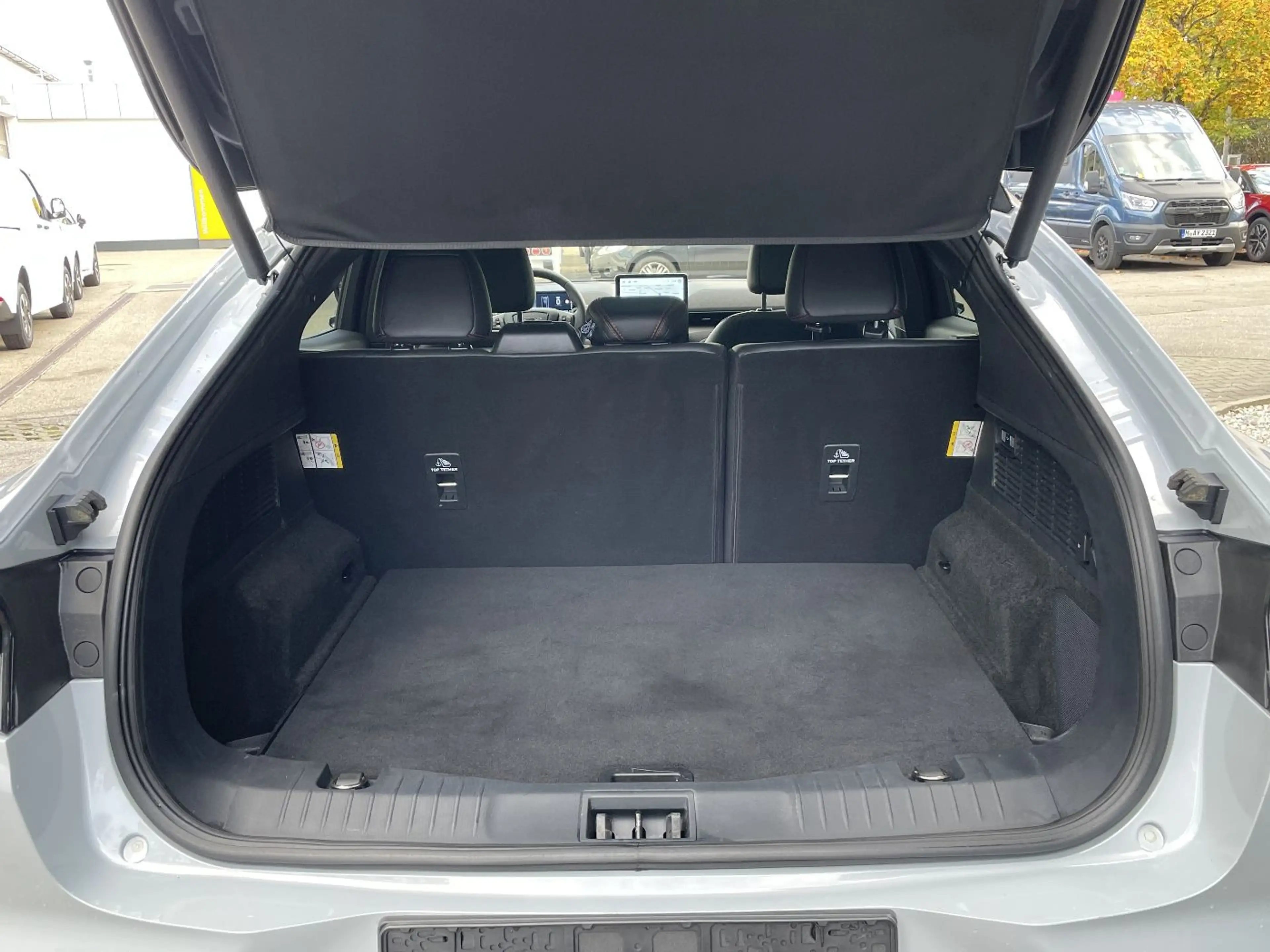 Ford Mustang Mach-E (Extended Range 99kWh) Premium — photo 12