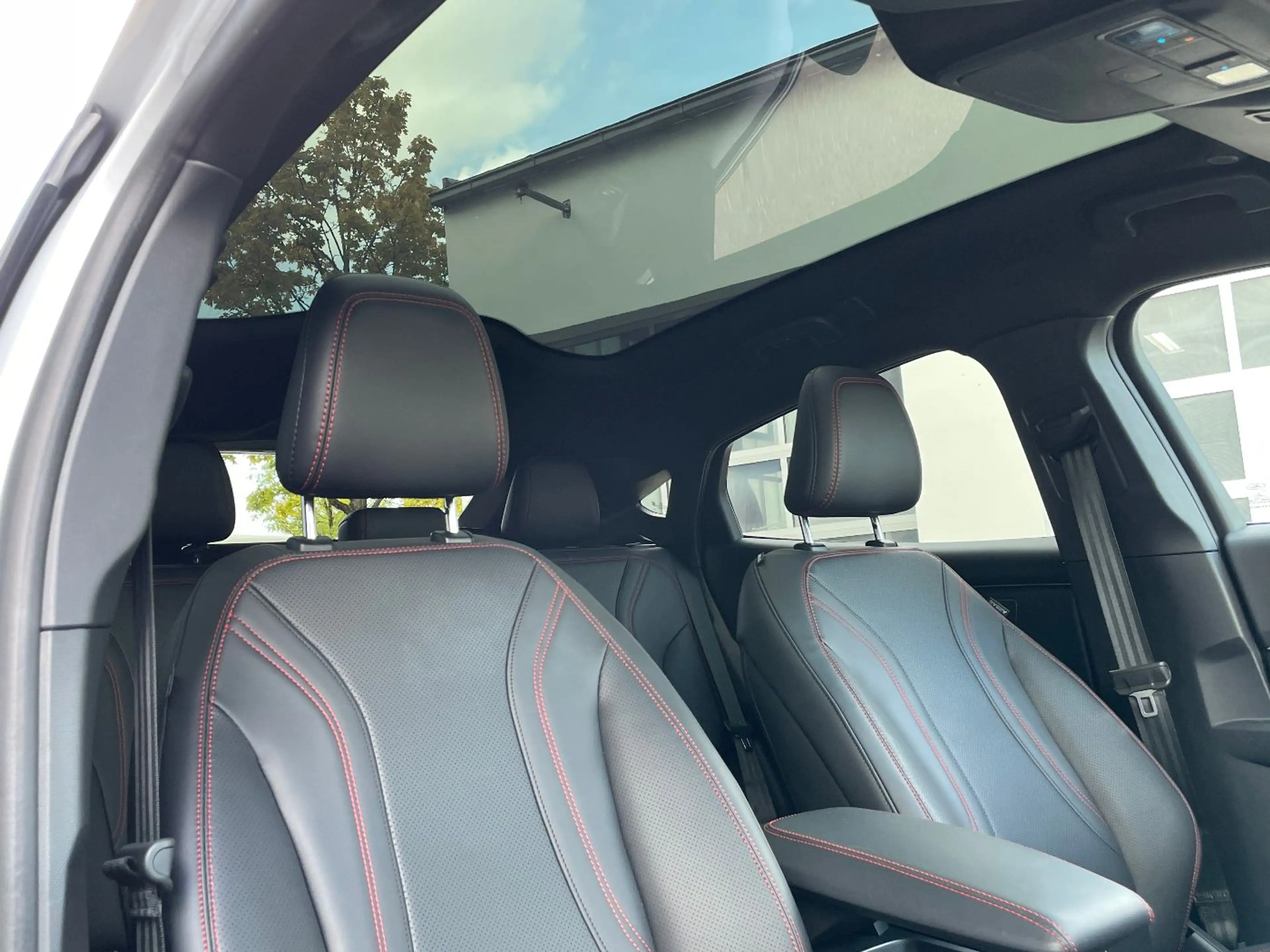 Ford Mustang Mach-E (Extended Range 99kWh) Premium — photo 4