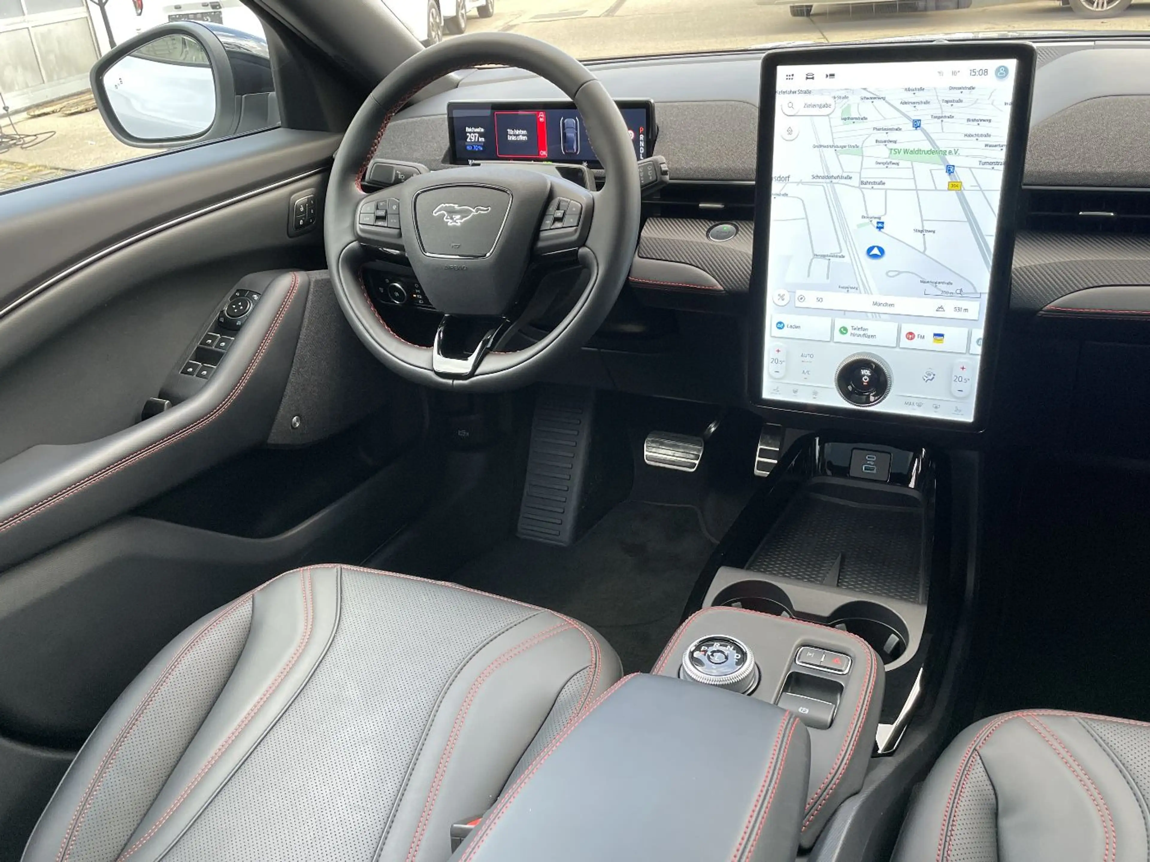 Ford Mustang Mach-E (Extended Range 99kWh) Premium — photo 14