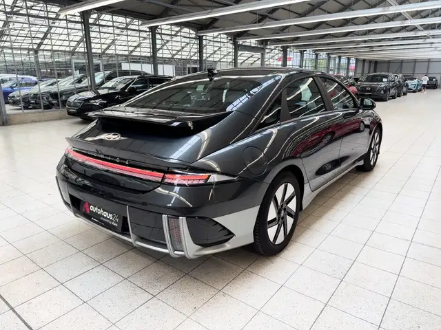 Hyundai Ioniq 6 view 5