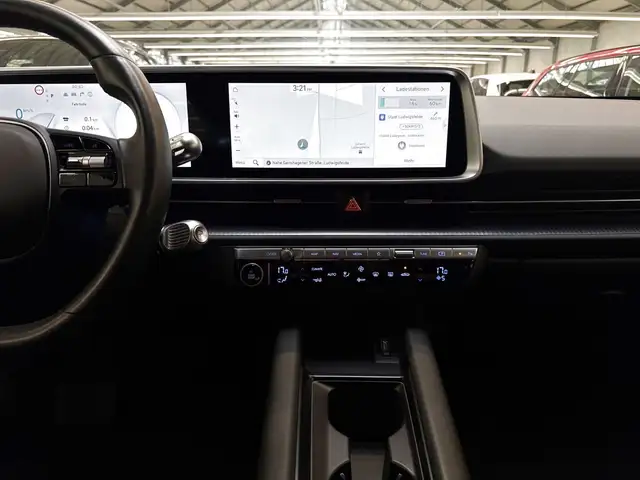 Hyundai Ioniq 6 view 11