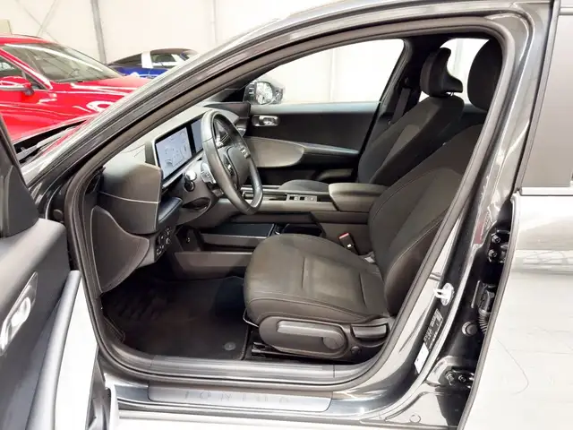 Hyundai Ioniq 6 view 8
