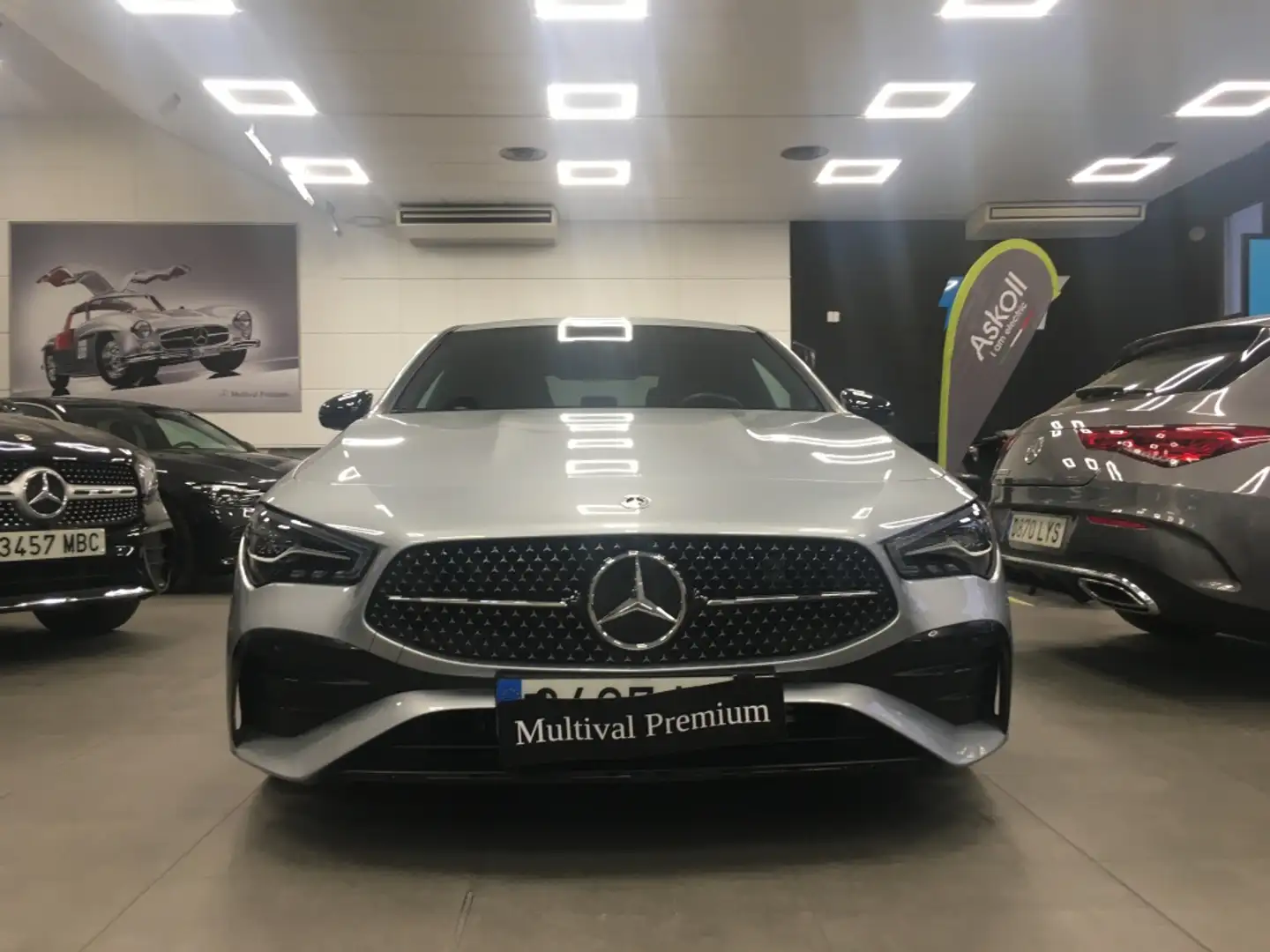 Mercedes-Benz CLA 200 200d Gris - 2