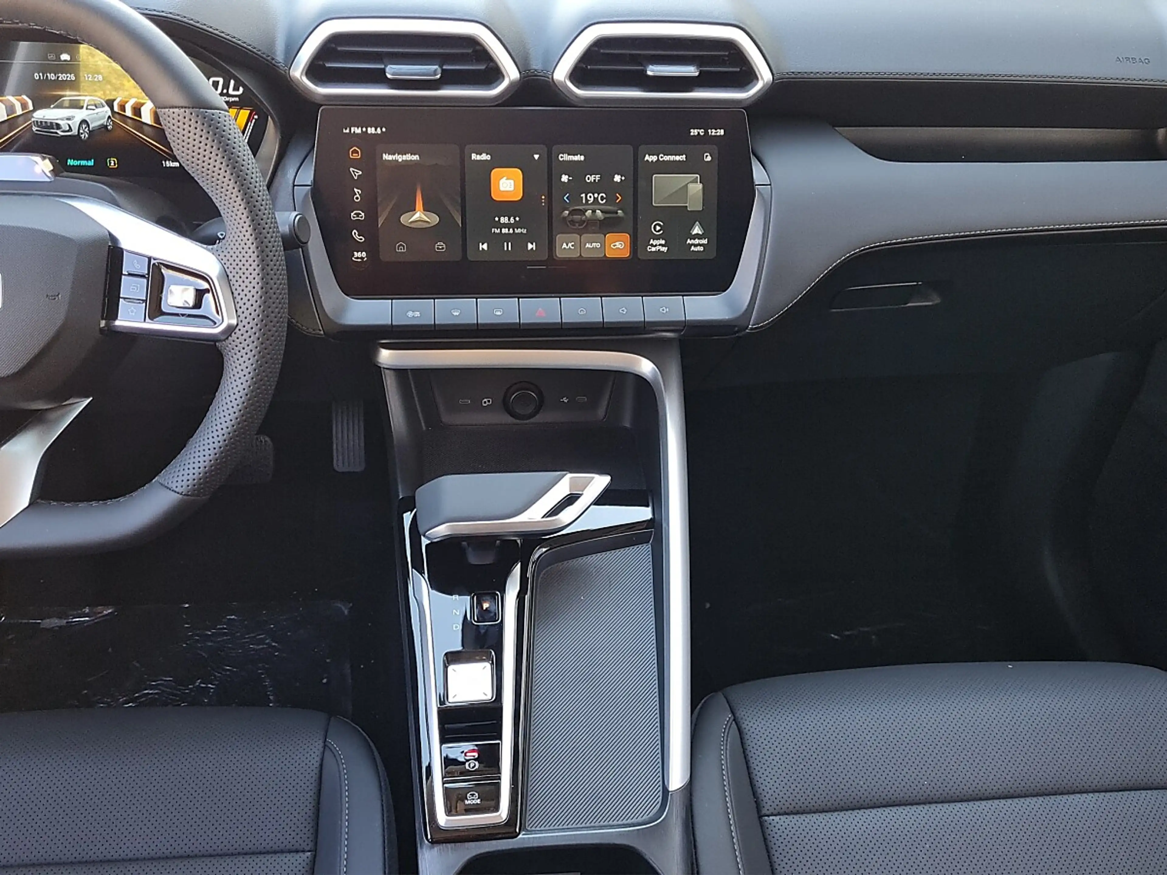 MG ZS 1.5 Hybrid+ Luxury — photo 14