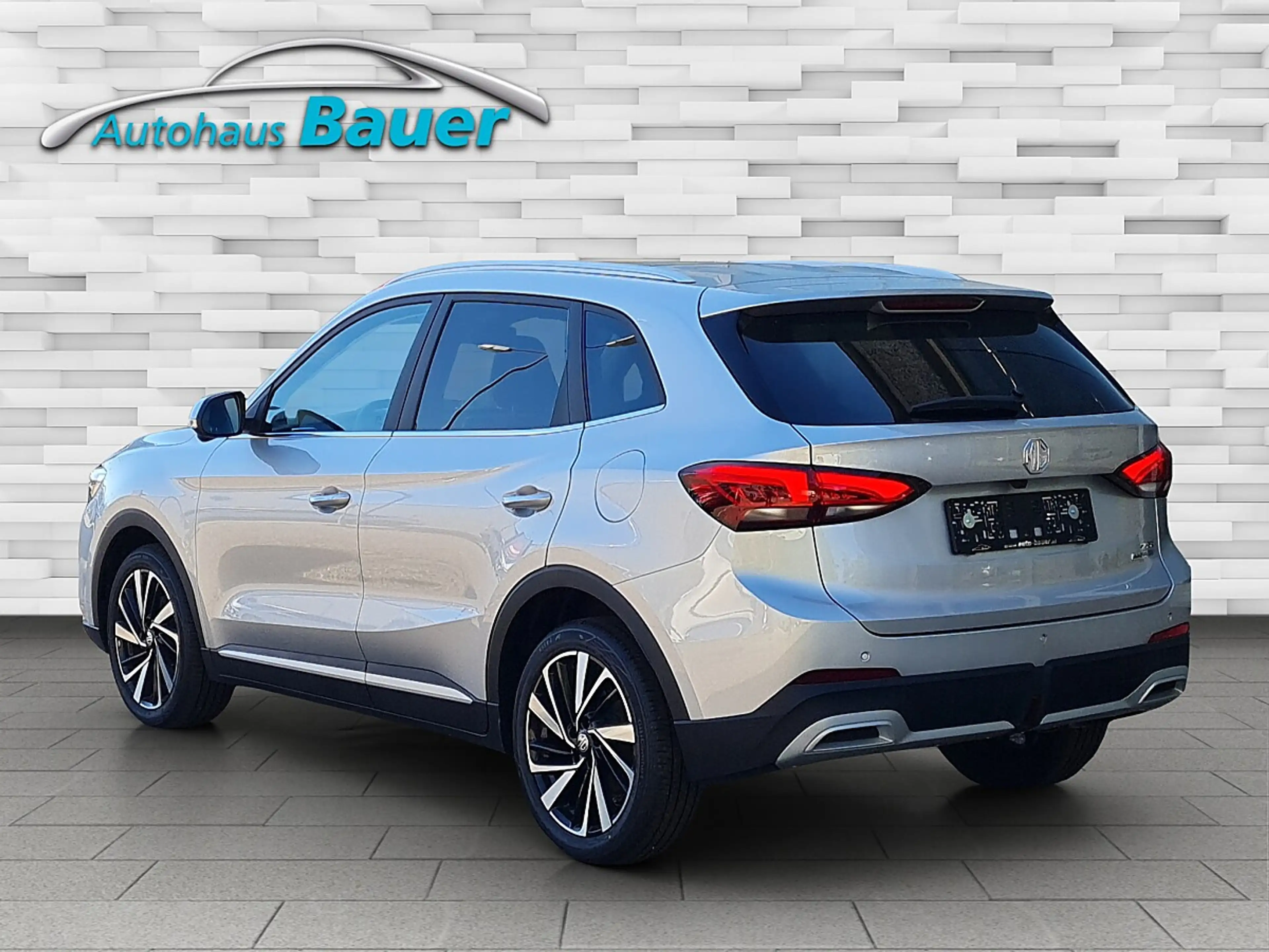 MG ZS 1.5 Hybrid+ Luxury — photo 4