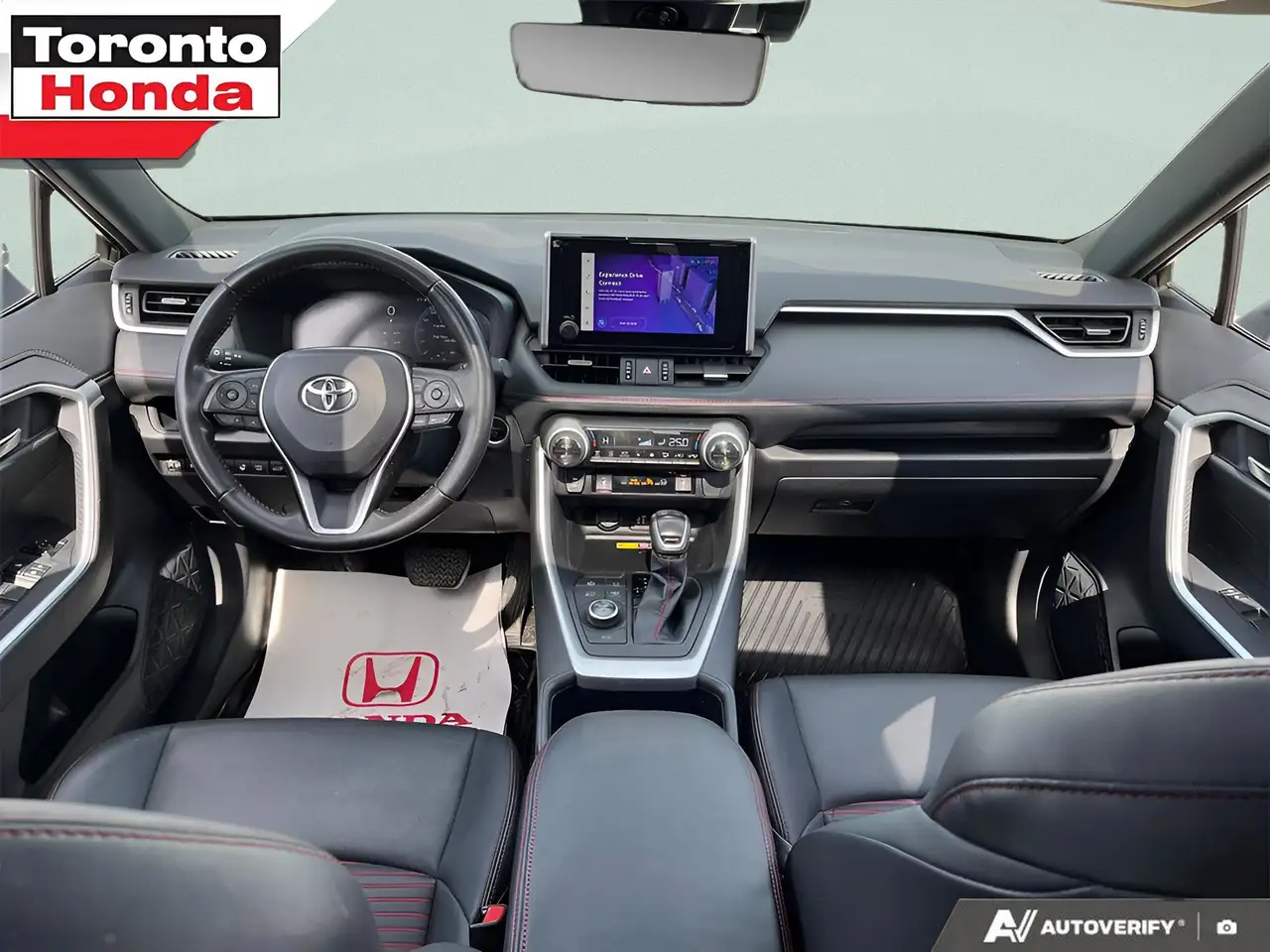 Toyota RAV 4 Prime снимка Toyota RAV 4 Prime