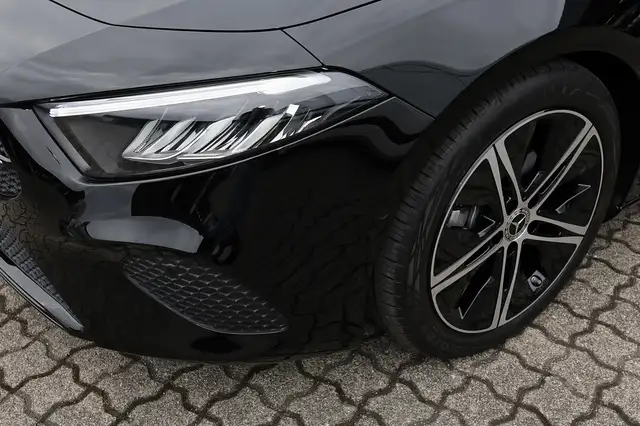 Mercedes-Benz A-Class view 3