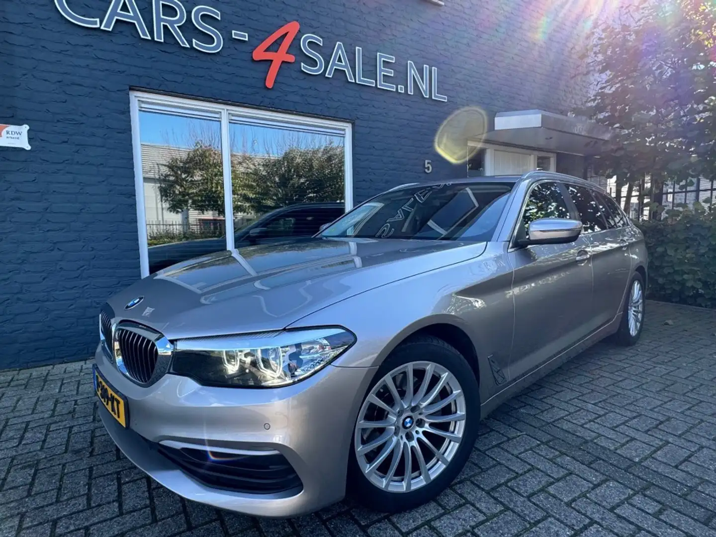 BMW 520 520D Touring Aut. Executive +Leder+ Nav+ 18 inch L Grijs - 1