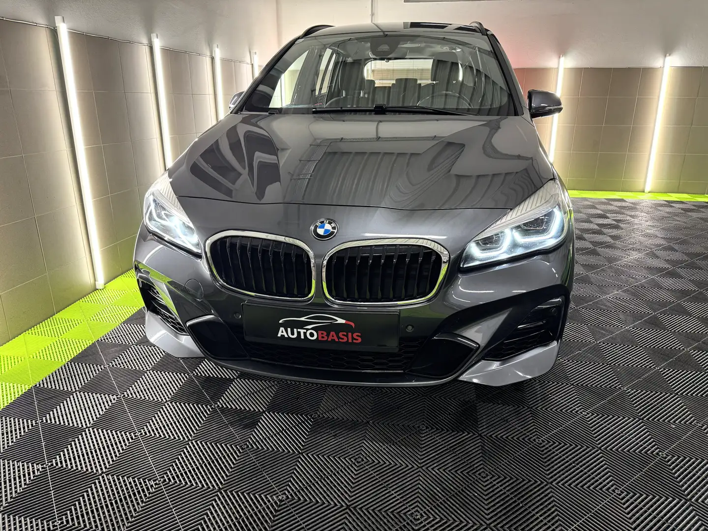 BMW 218 218d xDrive Aut. M-Paket/Led/Ambiente/ACC/PDC/SHZ Grau - 2