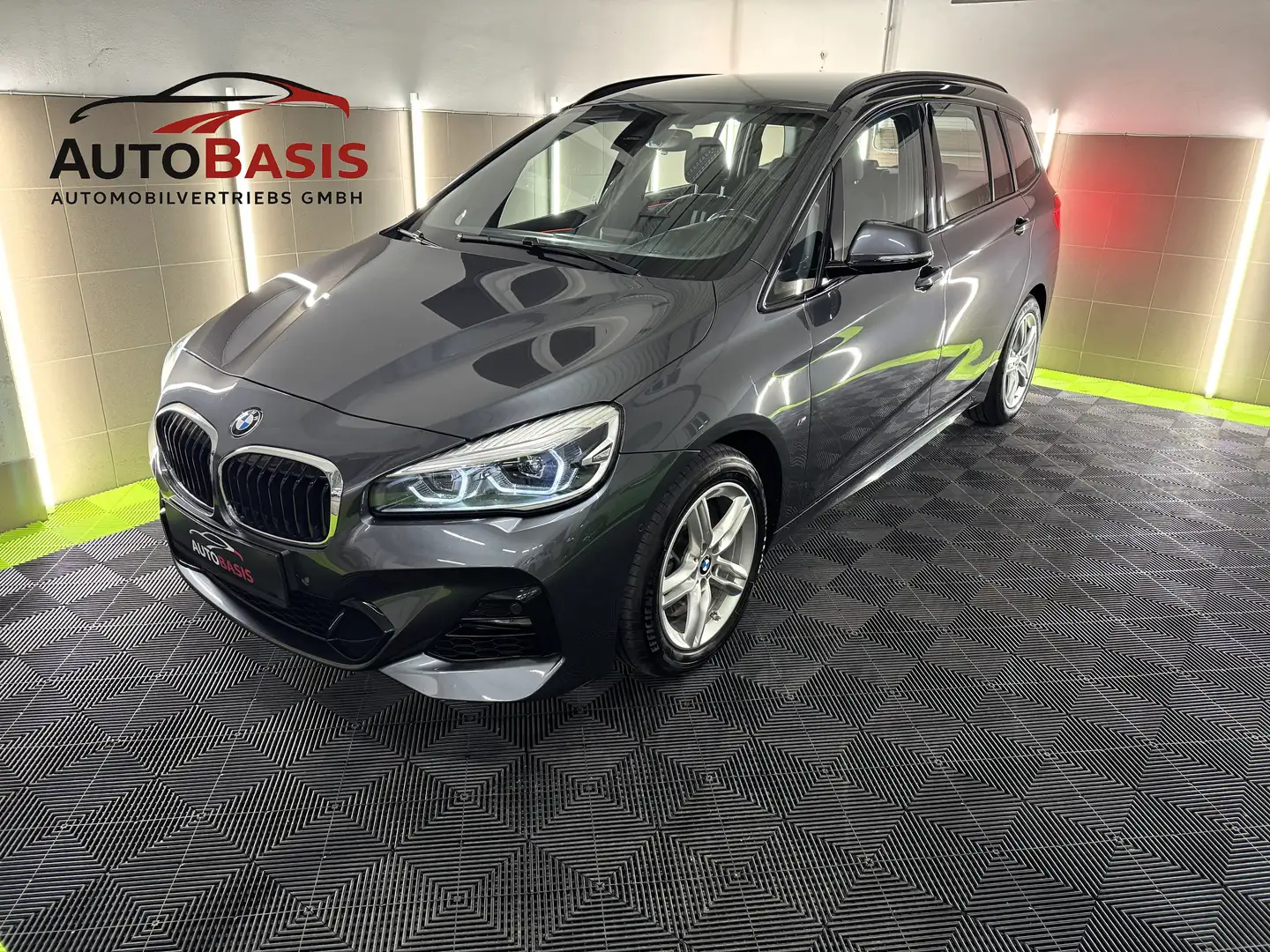 BMW 218 218d xDrive Aut. M-Paket/Led/Ambiente/ACC/PDC/SHZ Grau - 1