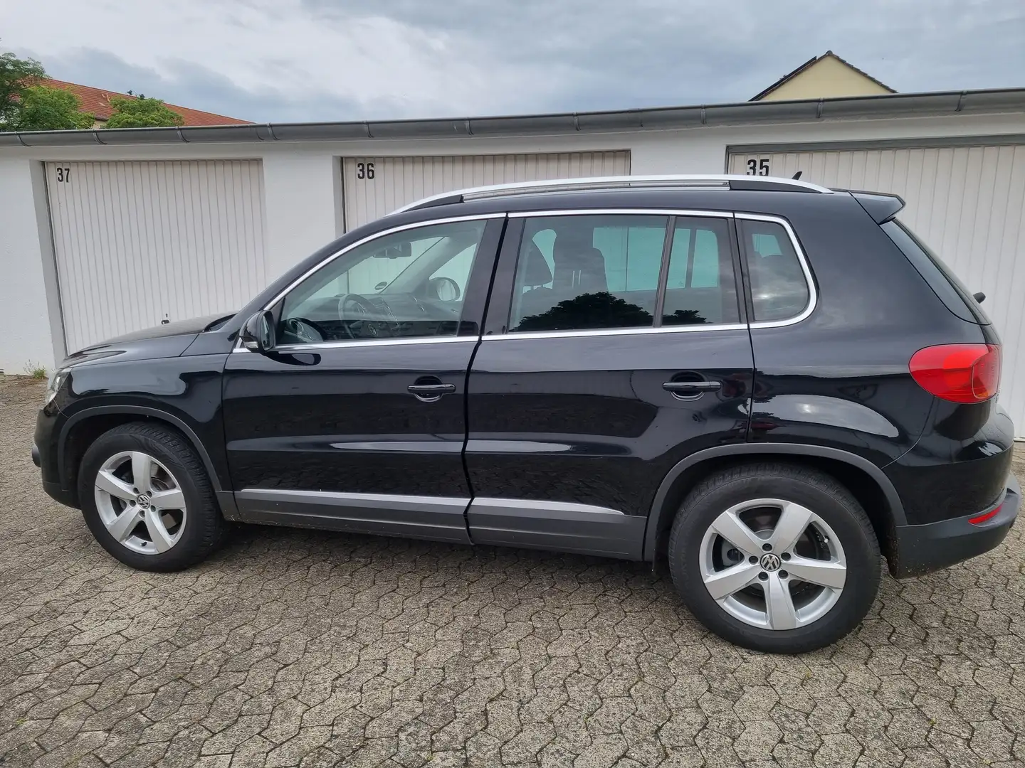Volkswagen Tiguan Tiguan 1.4 TSI BlueMotion Technology Exclusive Schwarz - 1