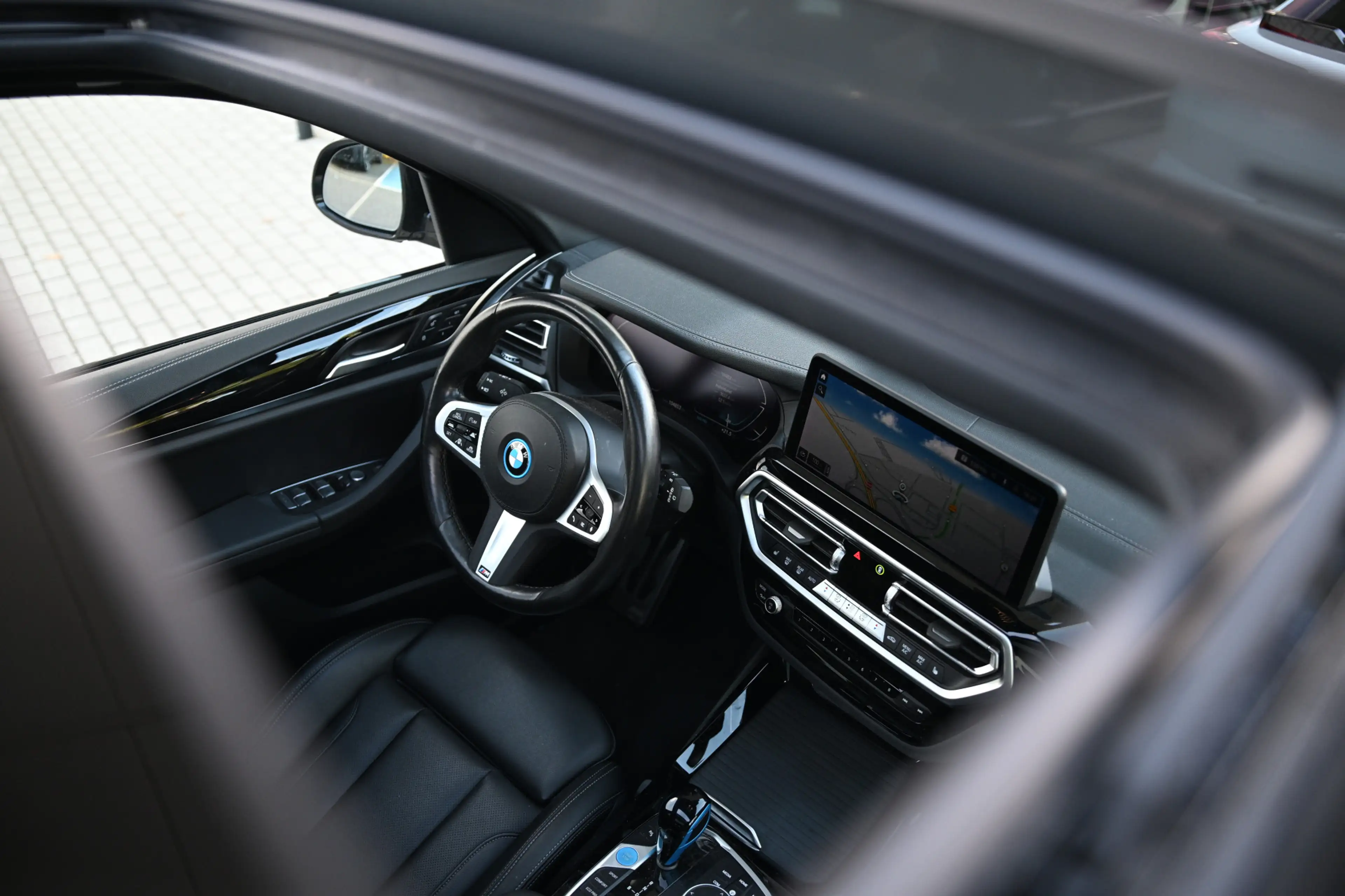 BMW iX3 Executive M Sport / Sportstoelen / Memory / Achter — photo 6