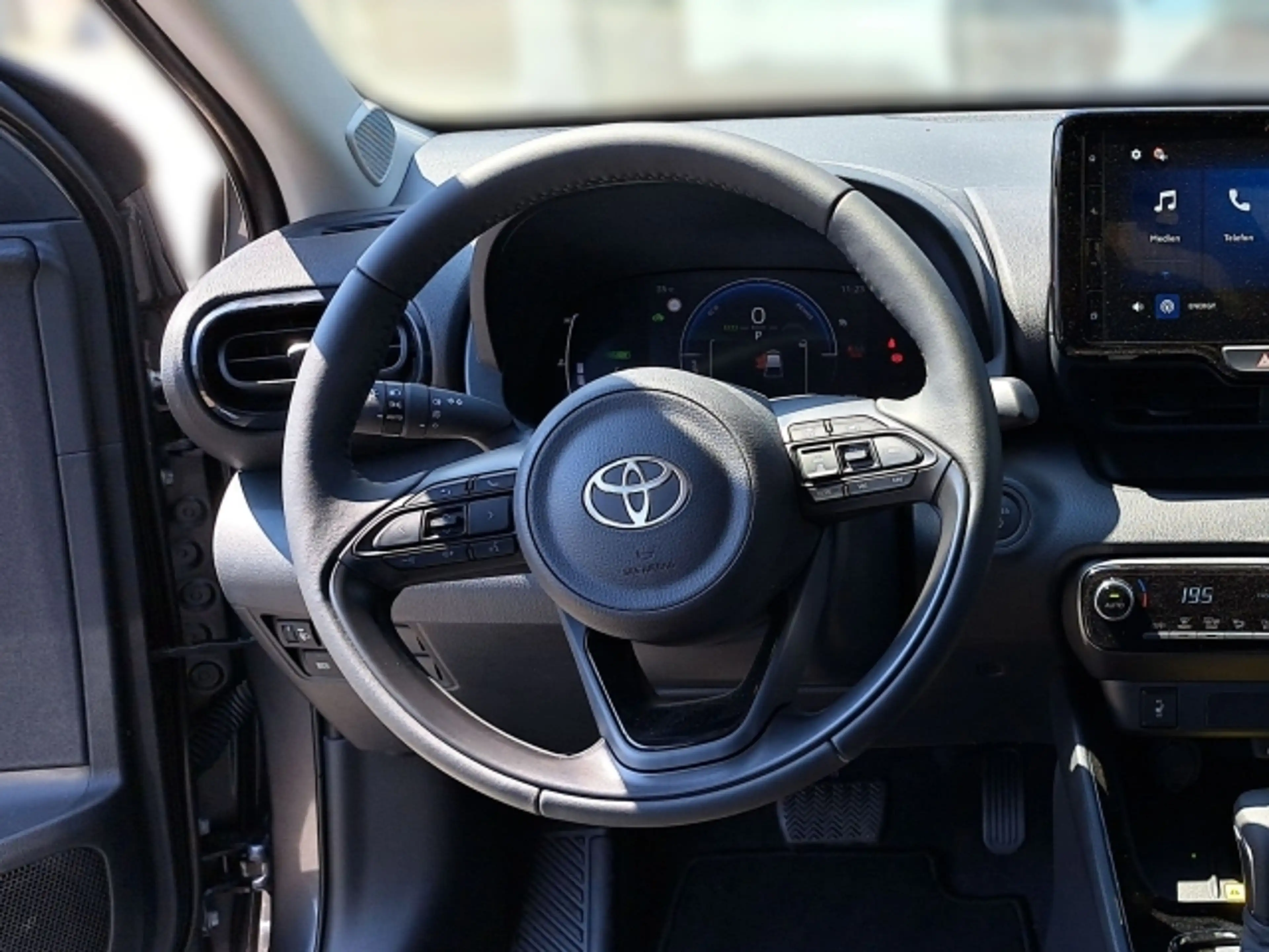 Toyota Yaris Yaris 1,5 HSD Active — photo 15