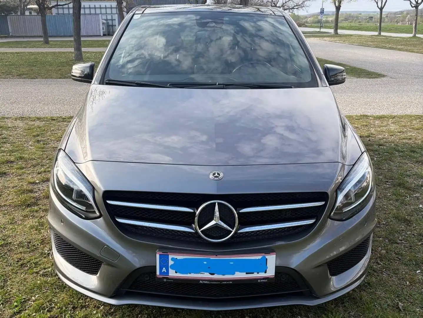 Mercedes-Benz B 200 B 200 d 4MATIC Aut. Silber - 2