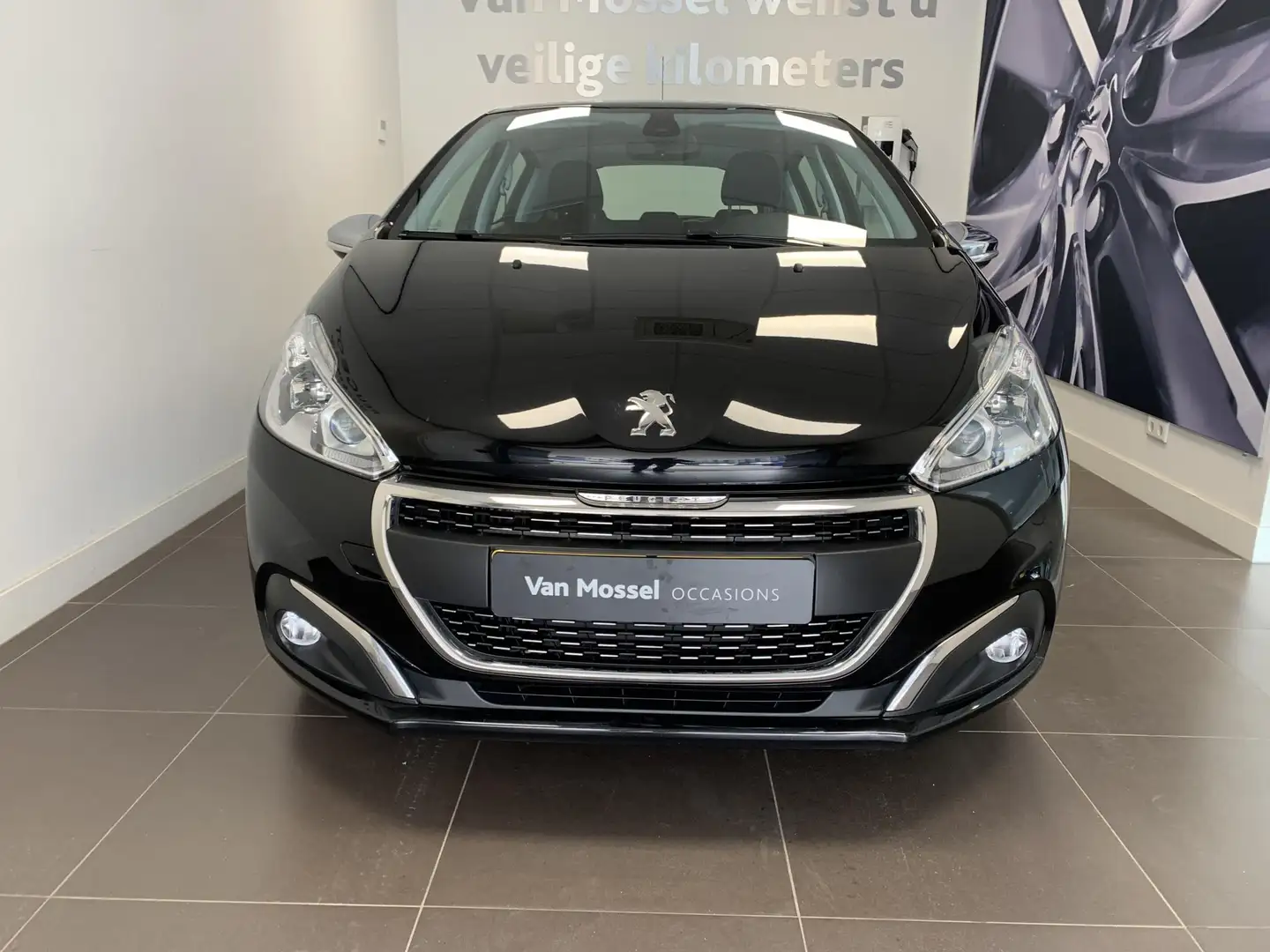 Peugeot 208 1.2 PureTech Blue Lease Executive | Navigatie | Pa Noir - 2