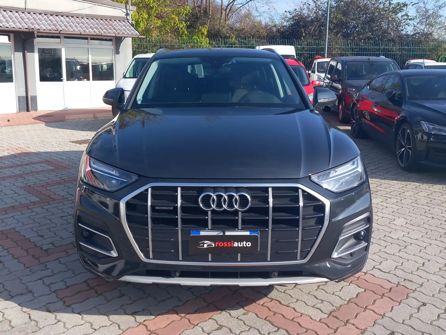 Audi Q5 40 2.0 tdi mhev 12V B quattro s-tronic IVA ESPOTA Grau - 2