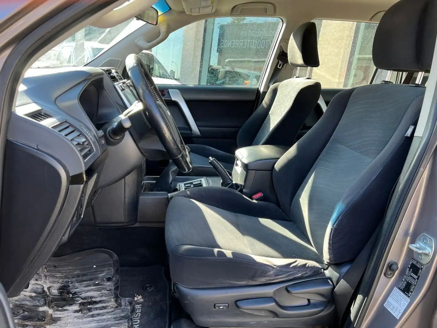 Toyota Land Cruiser 2.8 D-4D VX Beige - 2