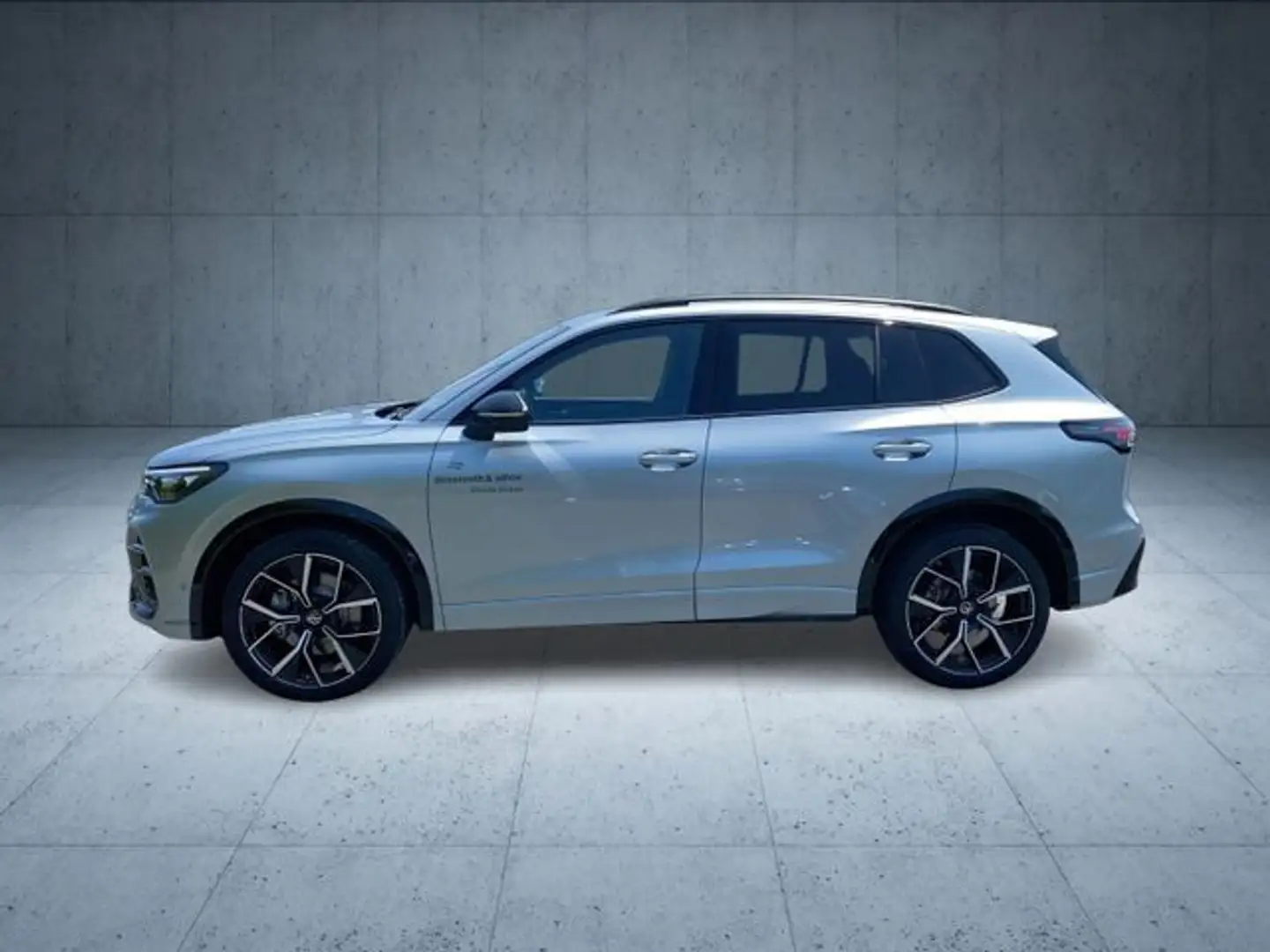 Volkswagen Tiguan R-Line 2.0 TSI 4M AHK/SzHz/Pano/HDMatrix Silber - 2